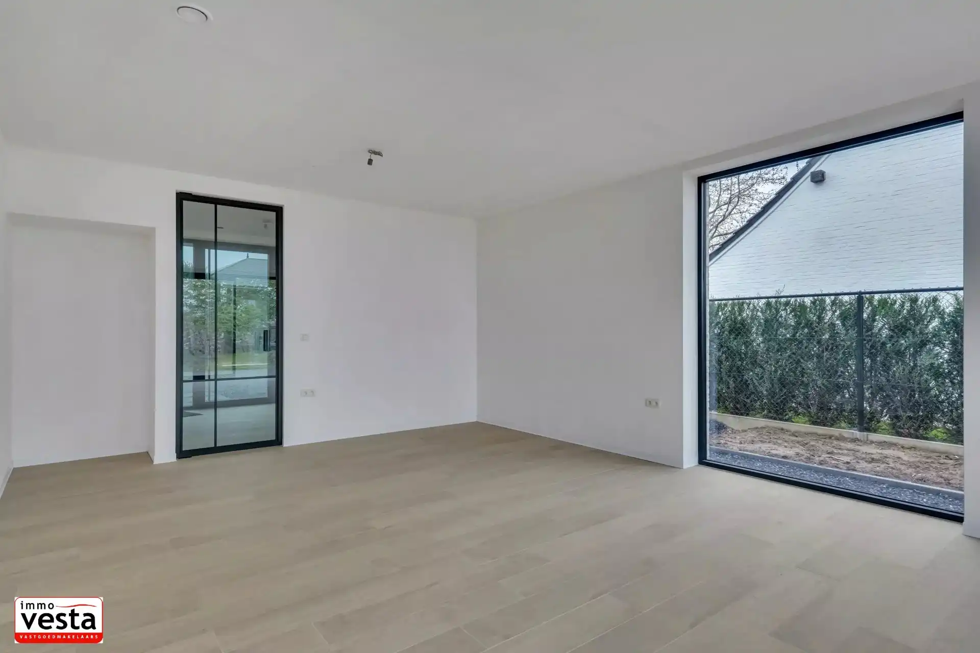 ruime nieuwbouwwoning in de landelijke stadrand foto 5