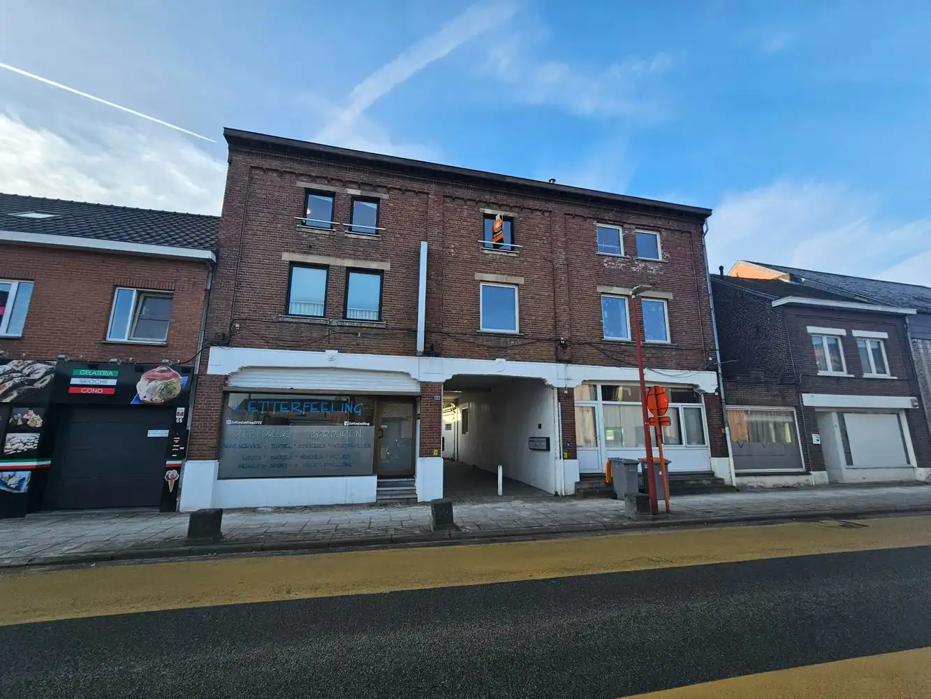 Gerenoveerd appartement nabij het centrum van Maasmechelen. foto {{pictureIndex}}