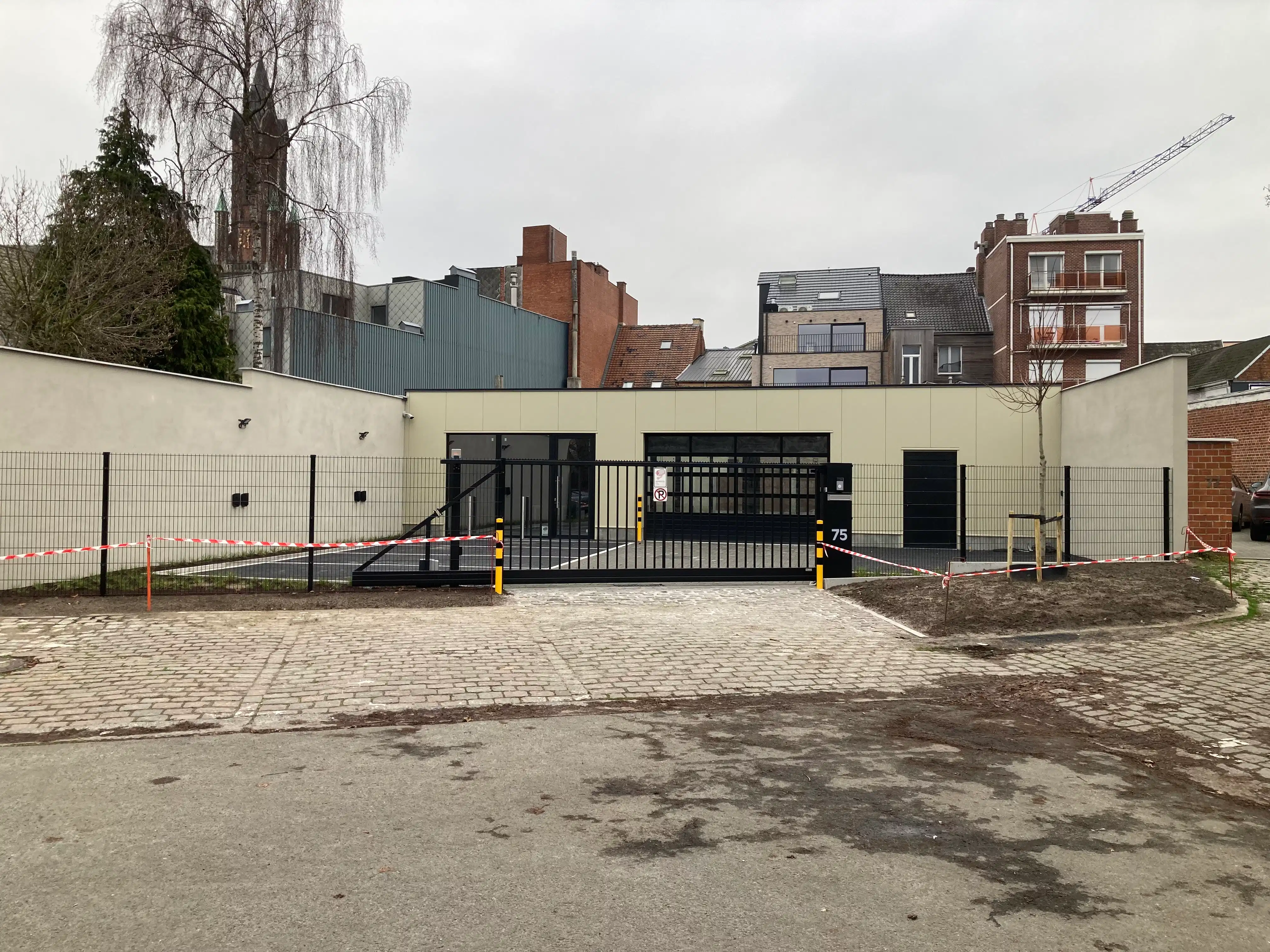 Strategisch commercieel pand in het centrum foto {{pictureIndex}}