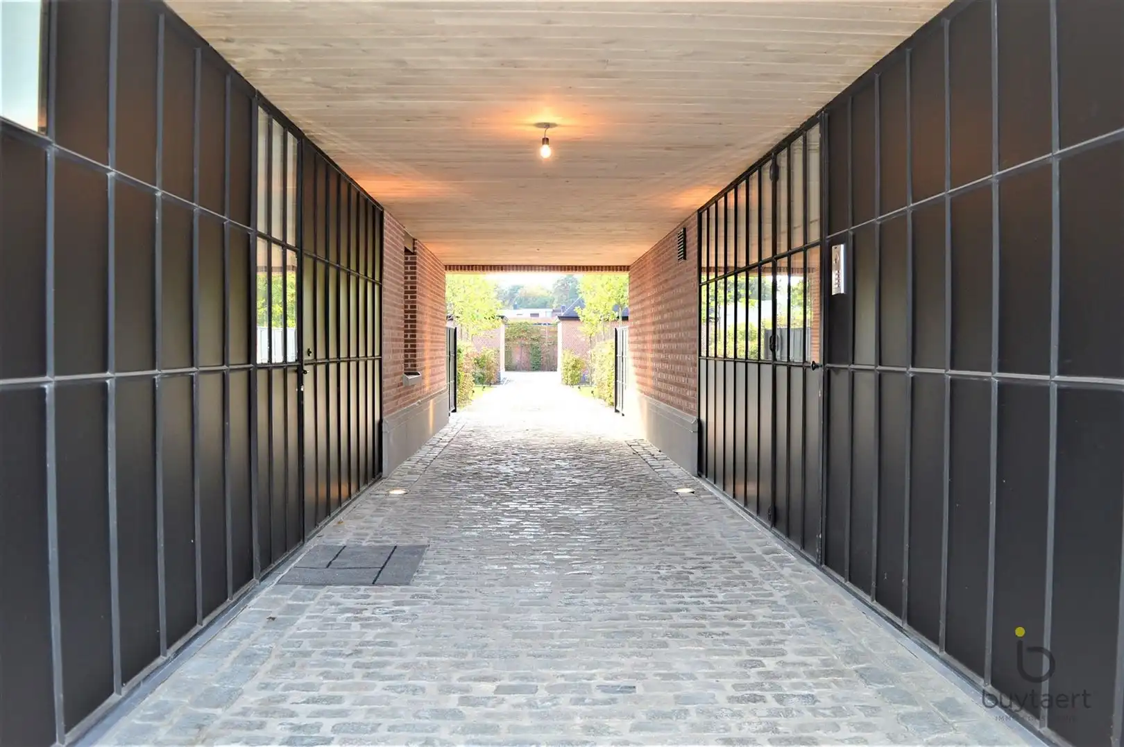 Standingvol en recent 2 slaapkamer appartement te Schilde. foto 3