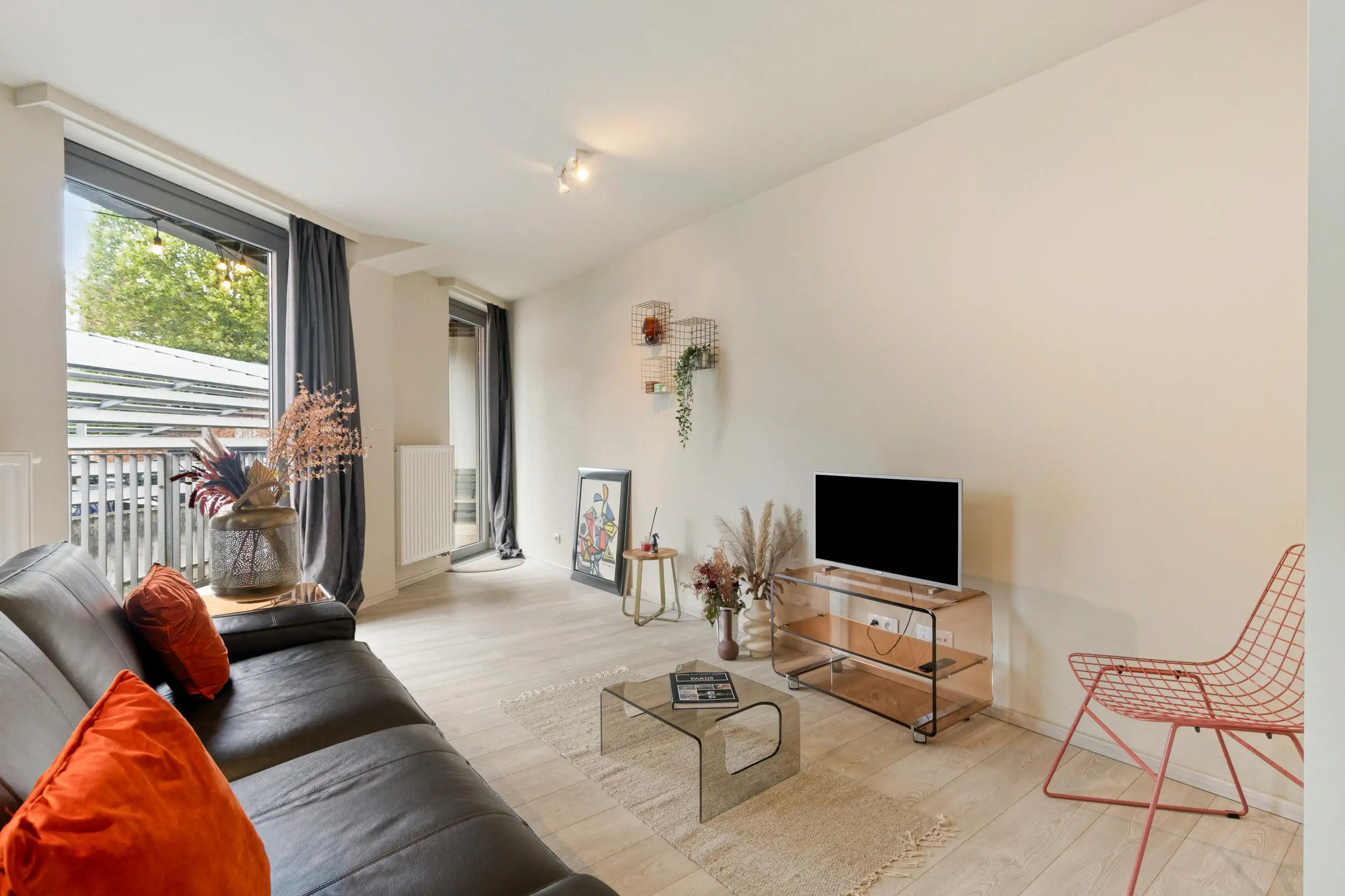 Licht en instapklaar appartement met terras foto 2