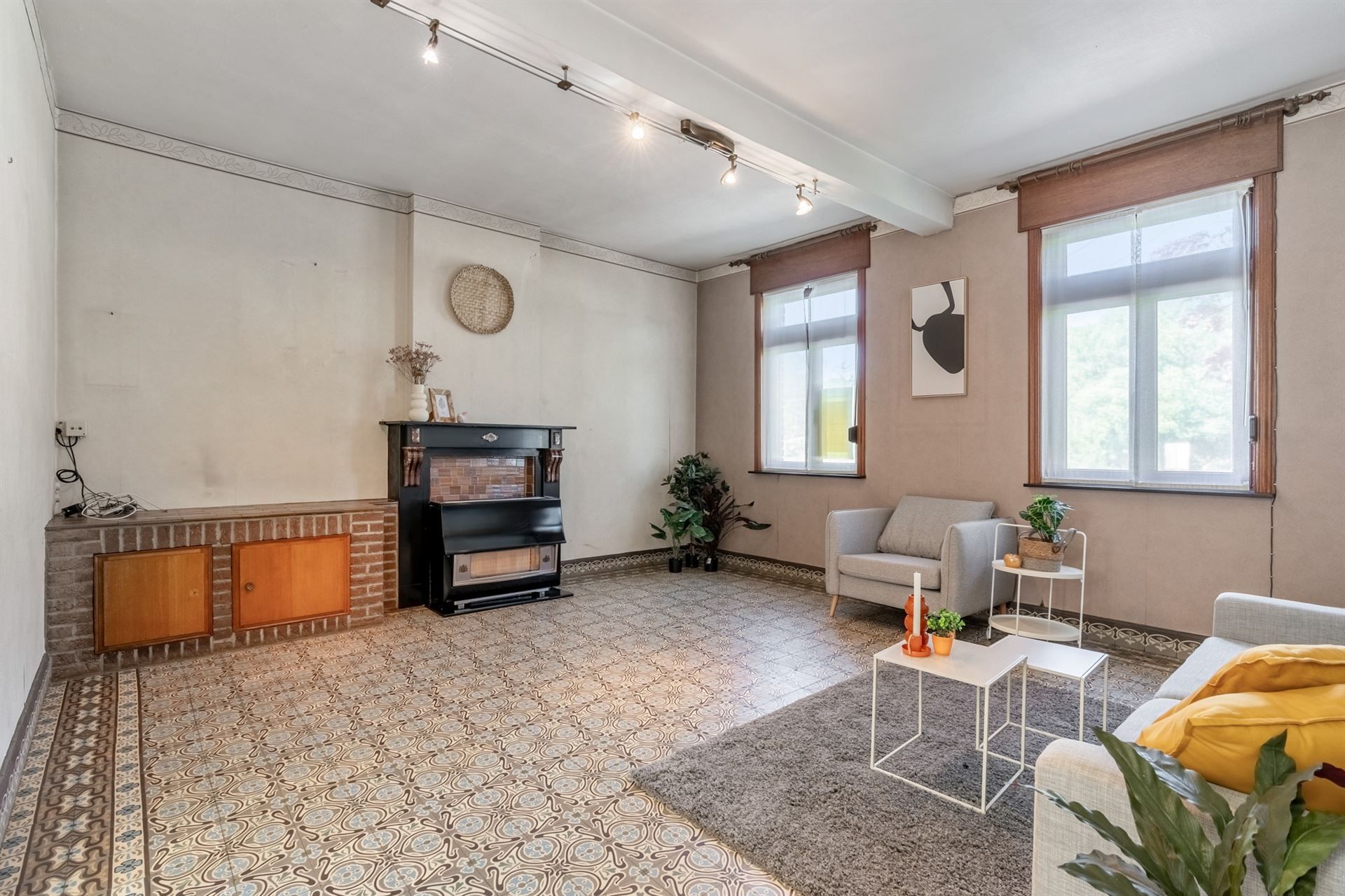 Te renoveren vierkantshoeve met weilanden foto 10