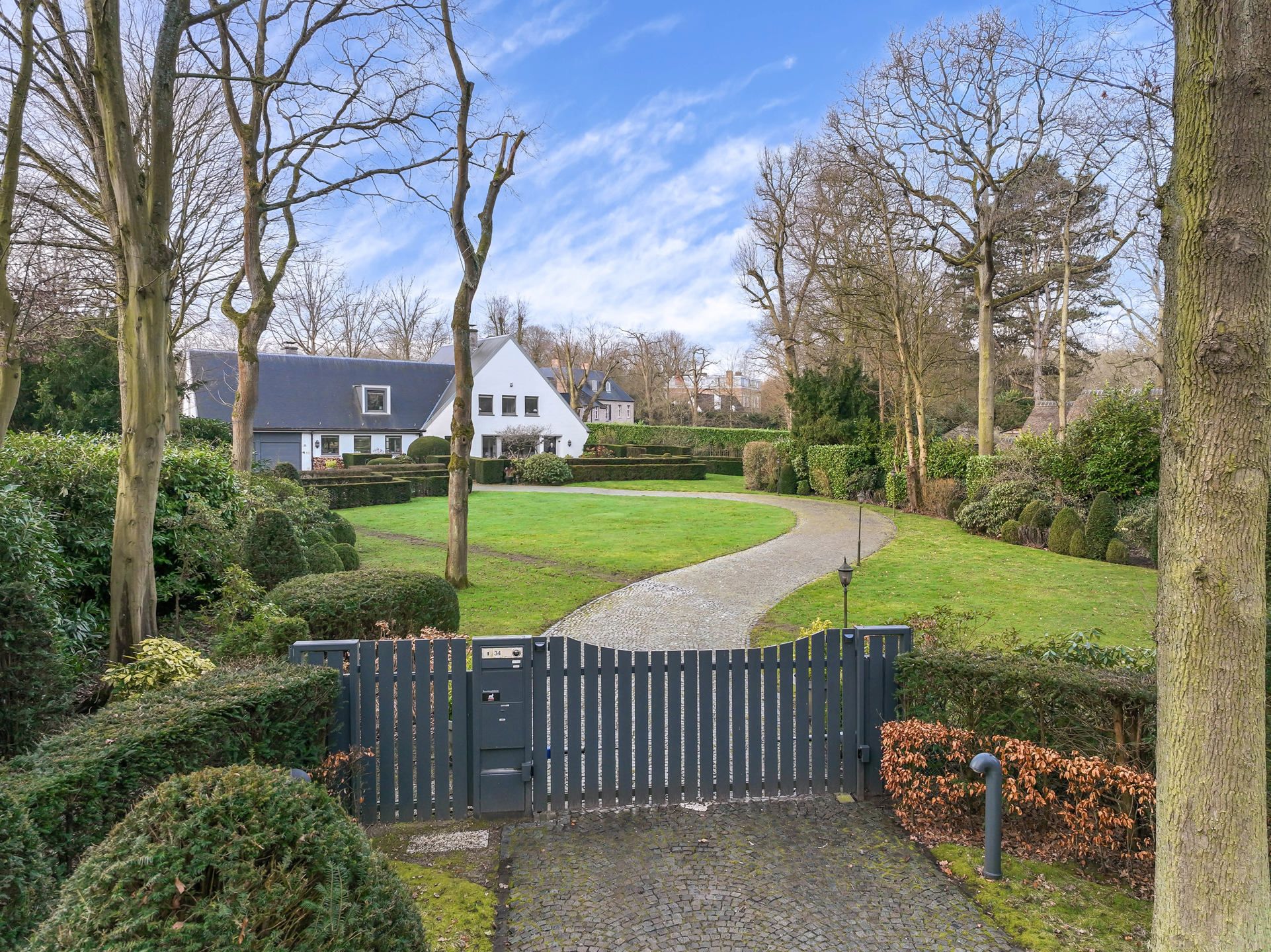 Op te frissen ruime villa op prachtig perceel op topligging! foto 3