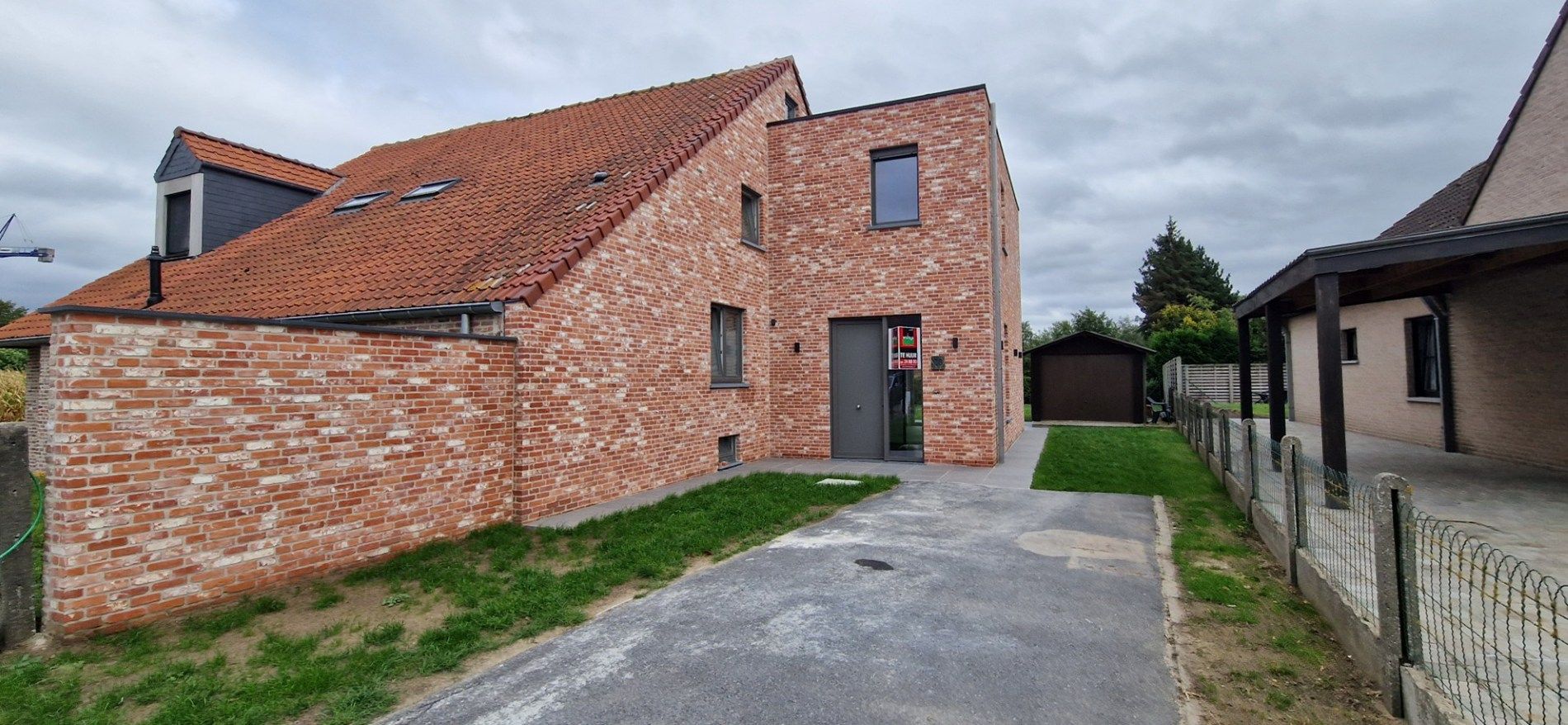 CHARMANTE WONING NABIJ CENTRUM WINGENE foto {{pictureIndex}}