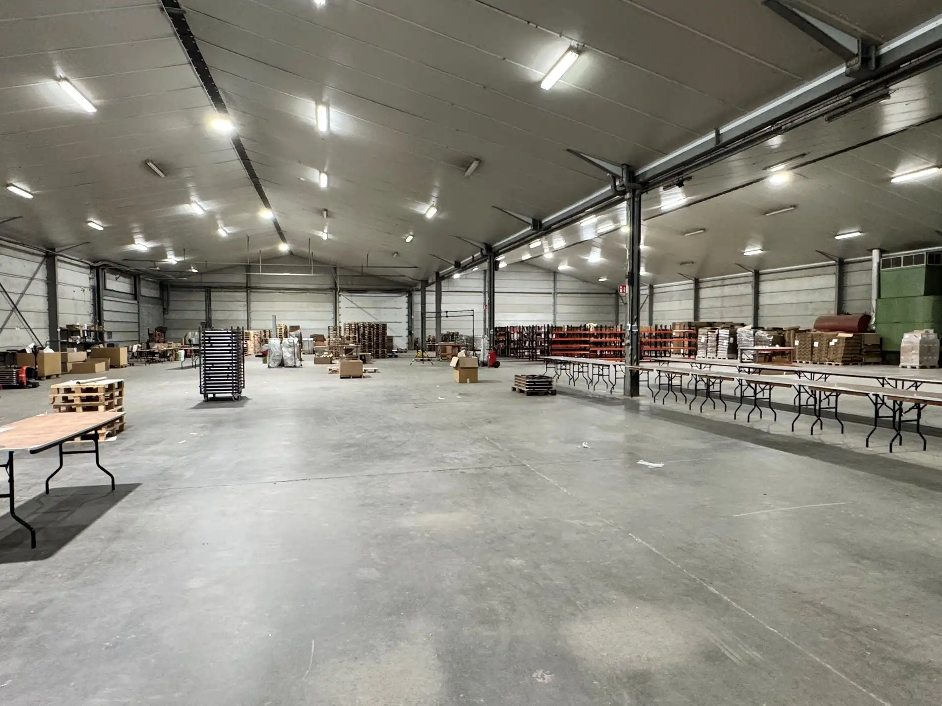 Loods met burelen te huur te Koekelare  foto 16