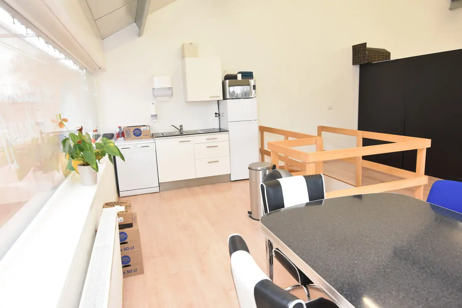 CENTRAAL GELEGEN KANTOORRUIMTE 110M2 foto 15