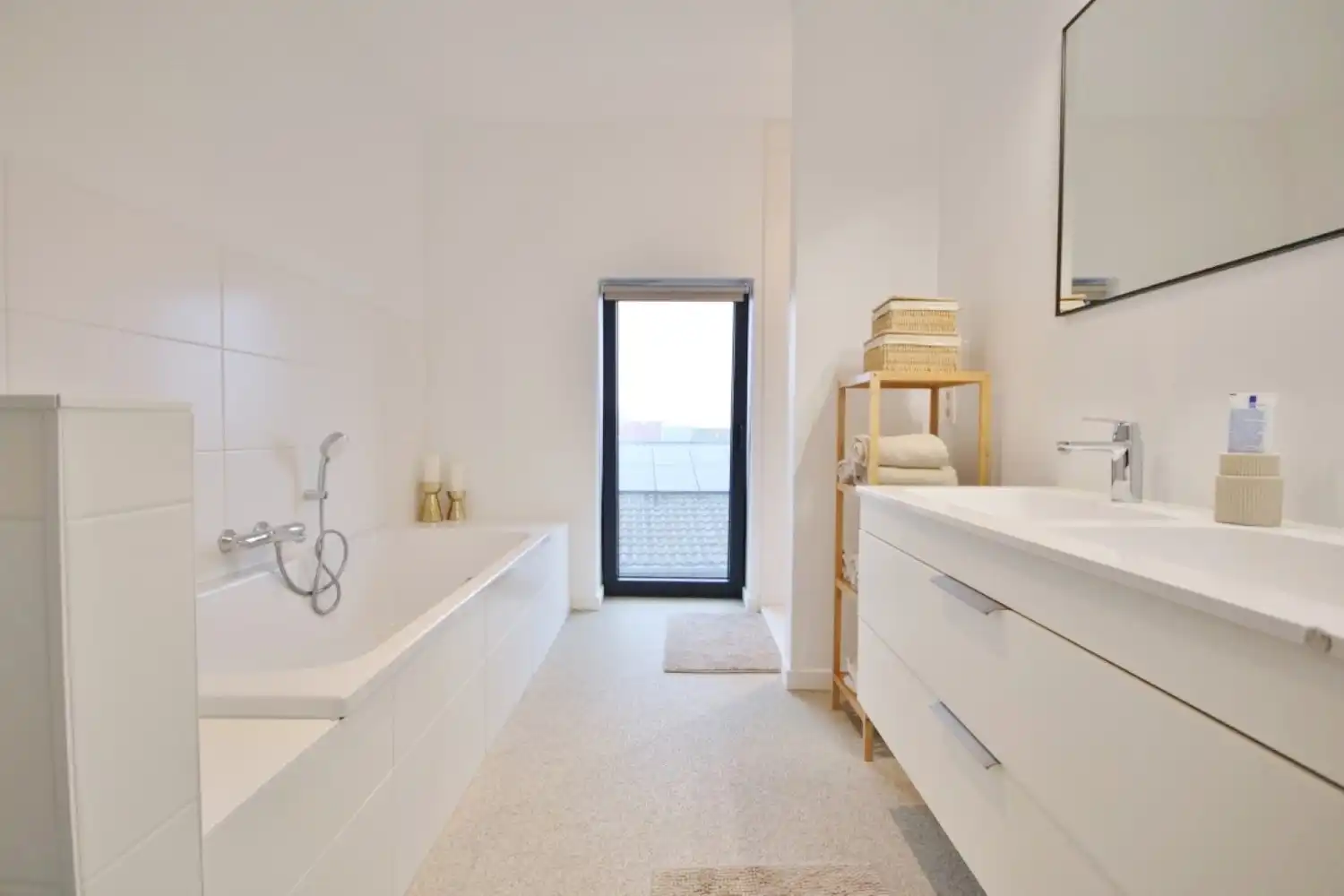 Moderne woning met 3 slaapkamers en tuin in het rustige Landen foto 5