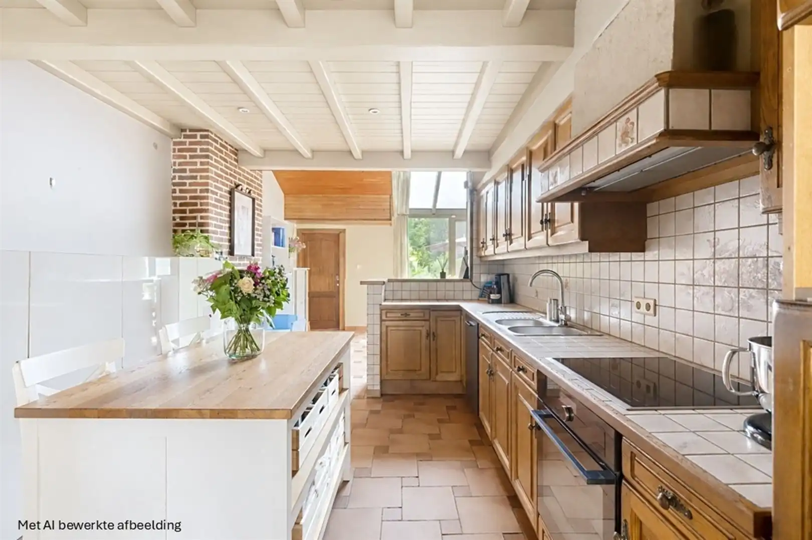HOB met 3 slaapkamers, veel ruimte en licht, een dieplopende tuin en veel potentieel foto 8