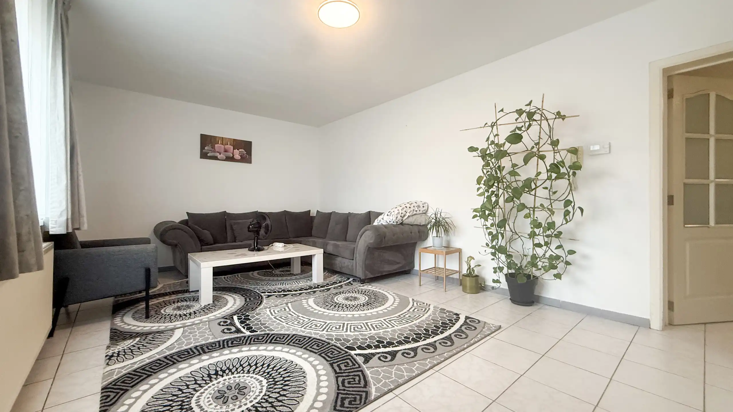 Gelijkvloers appartement met 2 slpk en privé buitenruimte! foto 2