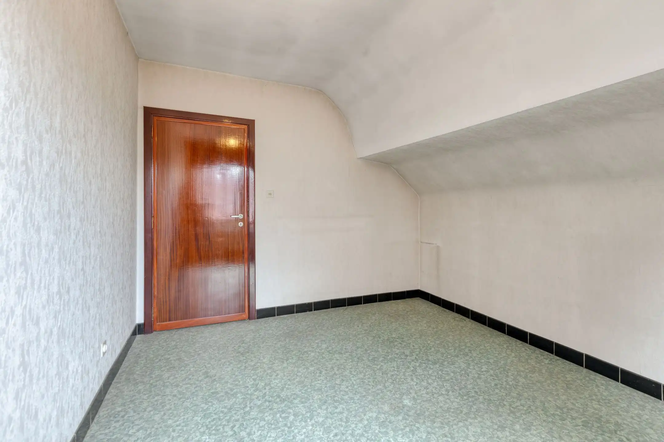 Woning vol potentieel op ruim perceel foto 18