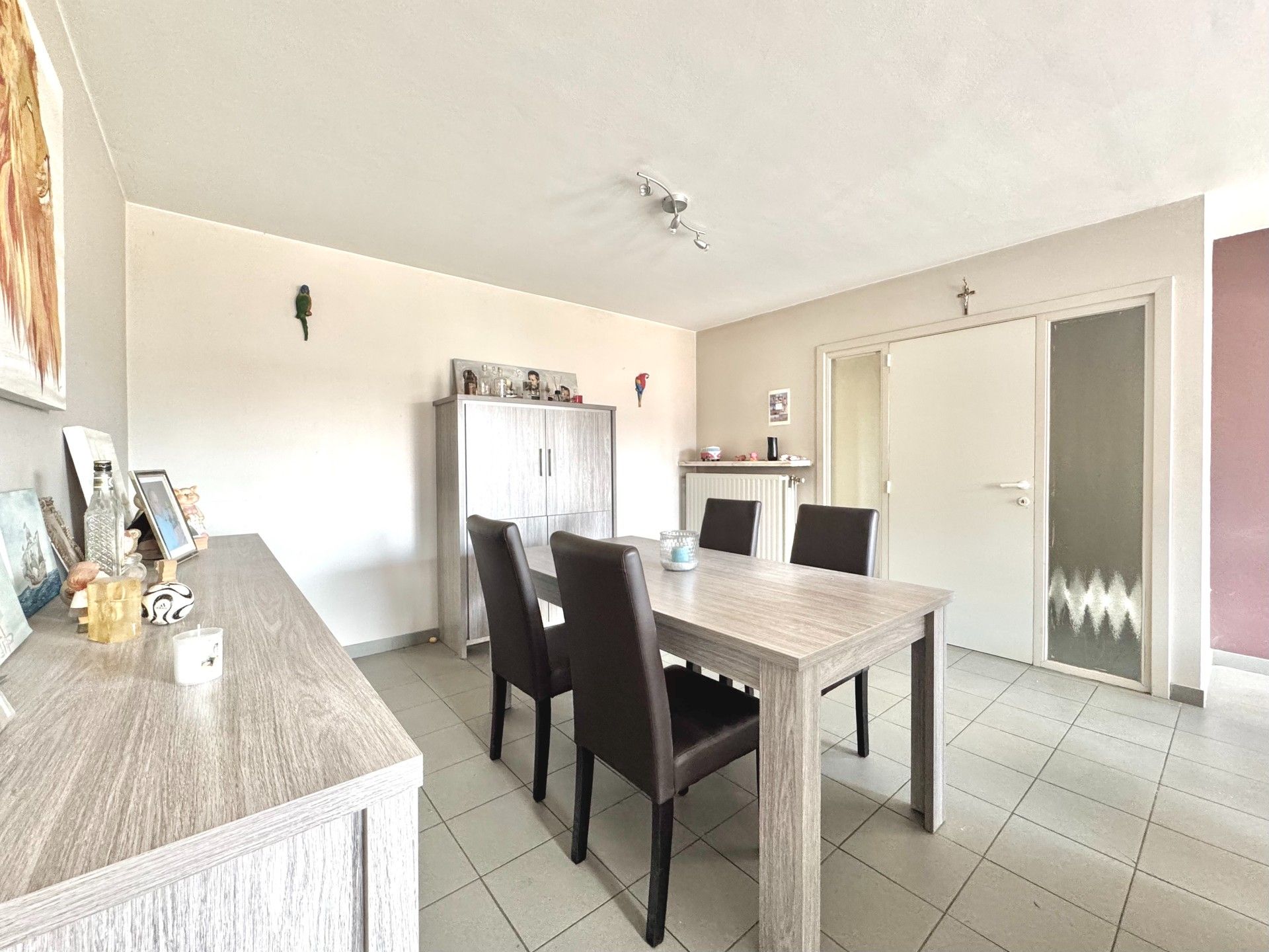 APPARTEMENT OP EERSTE VERDIEP MET 2 SLPKS & GARAGE foto 7