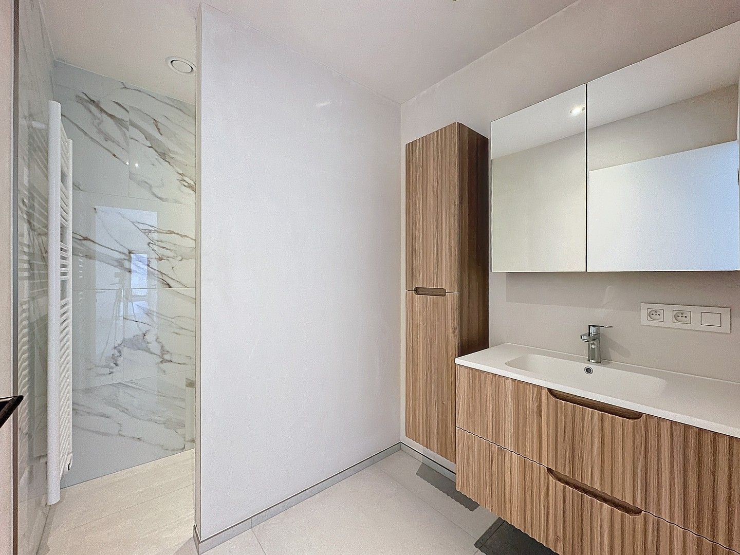 100% Instapklare en riante nieuwbouw villa. foto 12