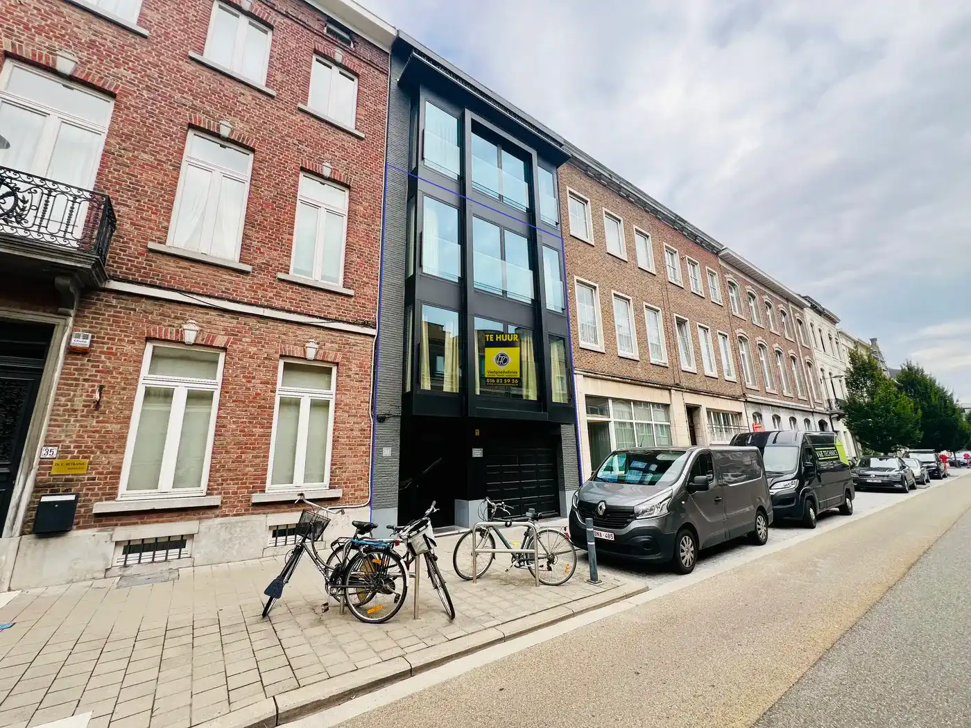 Exclusief villa-appartement met hoogstaande afwerking op toplocatie foto {{pictureIndex}}