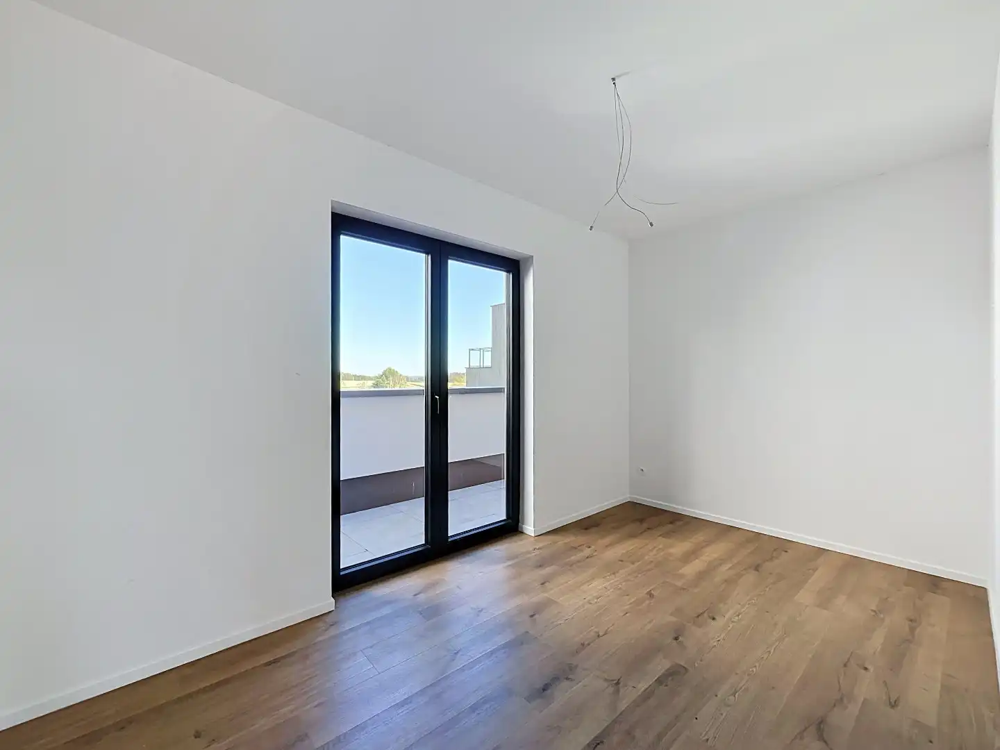 Energiezuinig 2-slaapkamerappartement met 2 staanplaatsen! foto 4