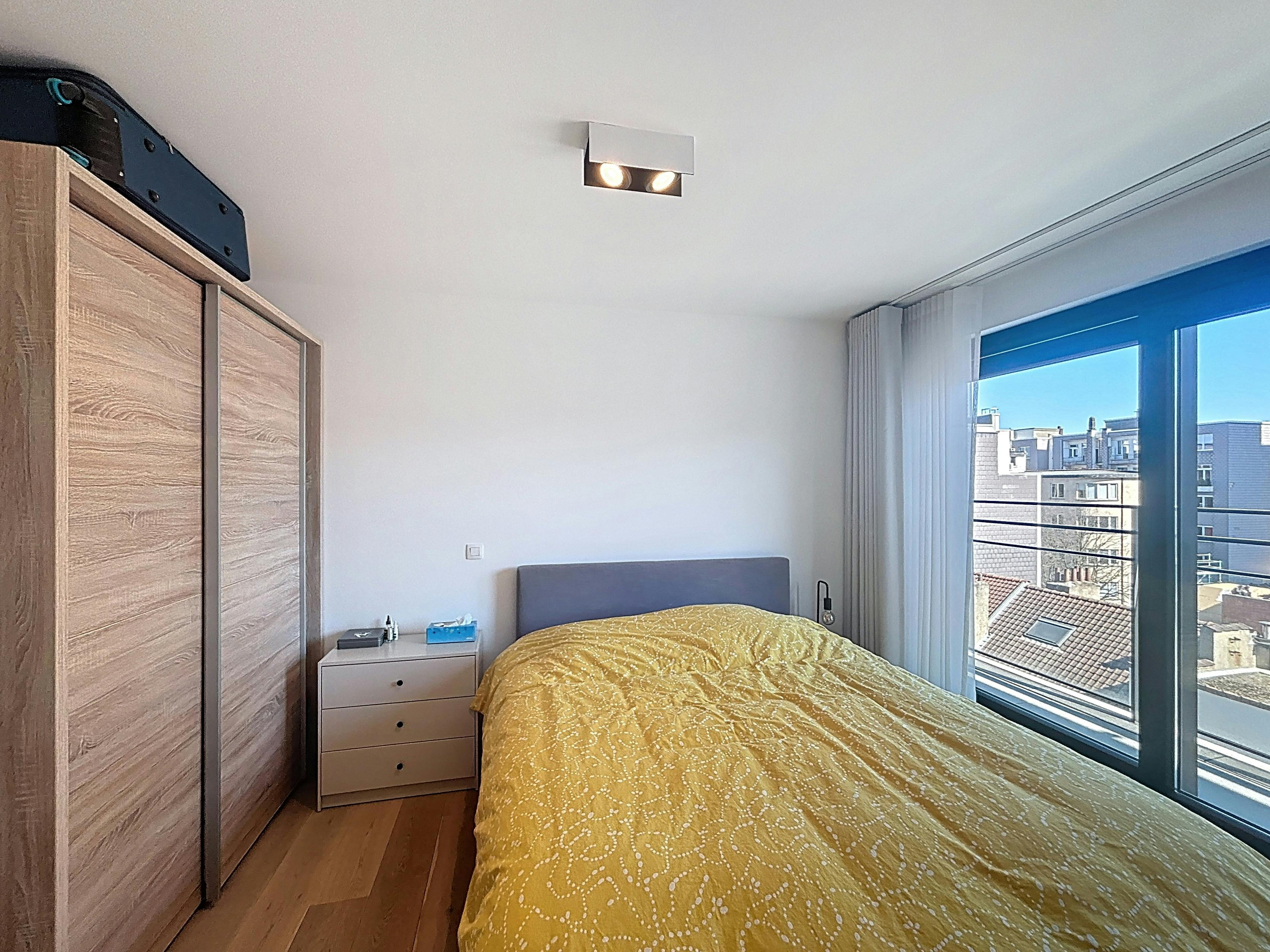 Brussel, Gemeubeld appartement -terras 30m²- pkg foto 7