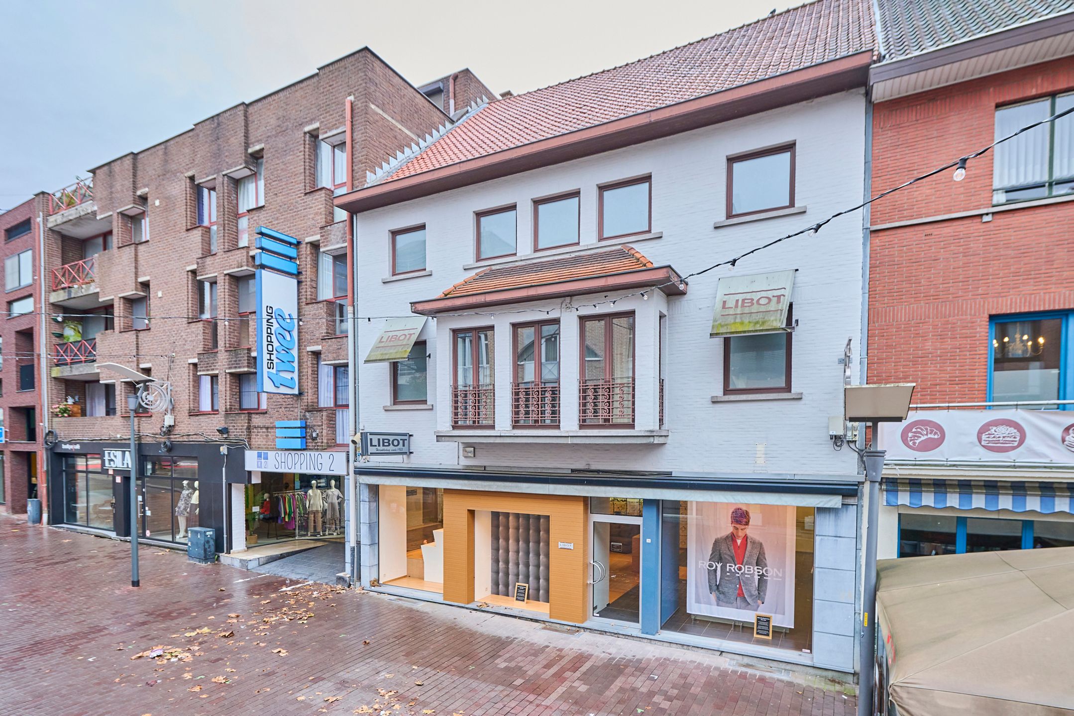 TE KOOP: Commerciële ruimte met woonst Genk centrum foto 16