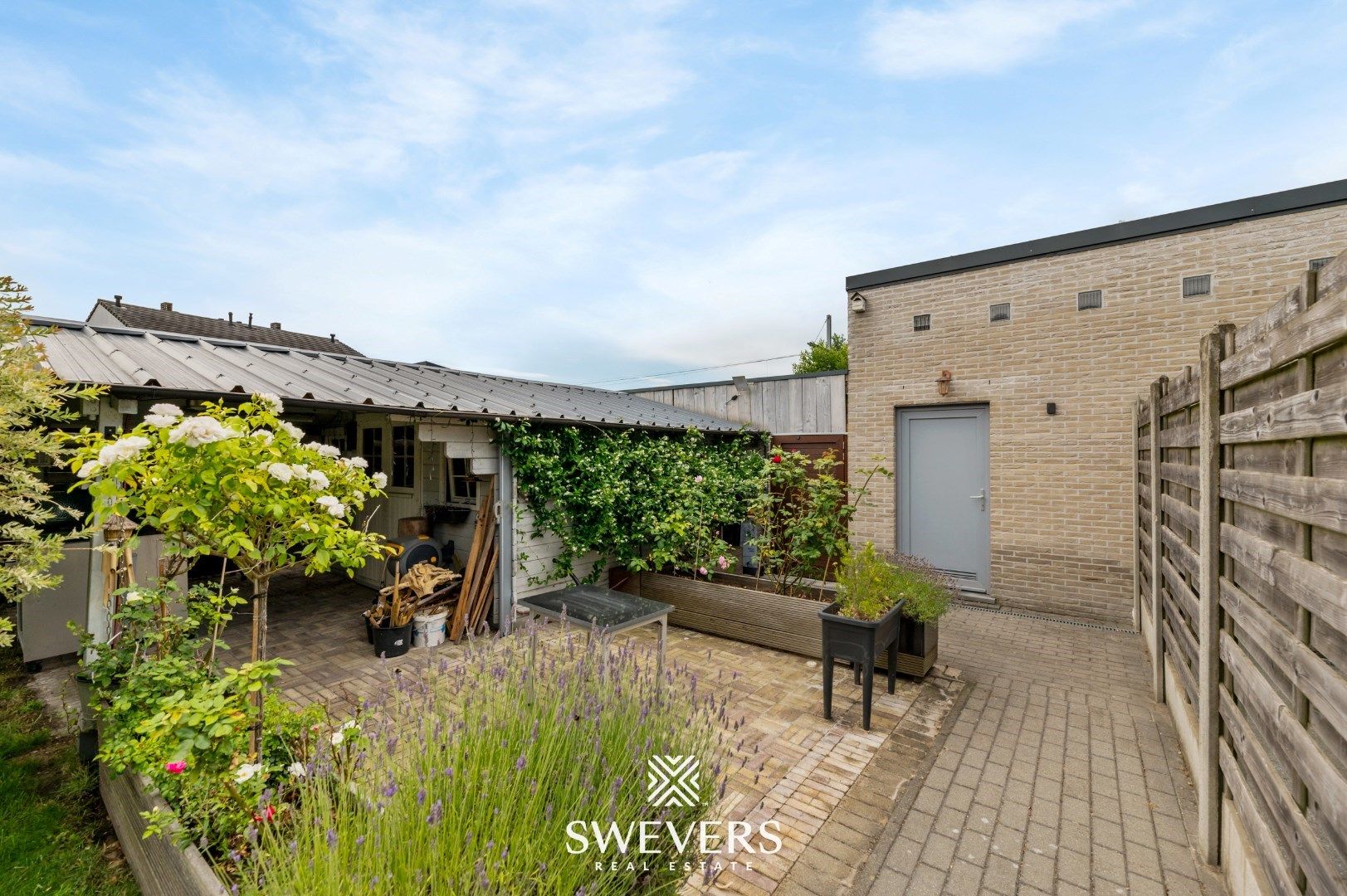 Instapklare halfopen woning met vernieuwde keuken, tuin en garage in Leopoldsburg foto 26