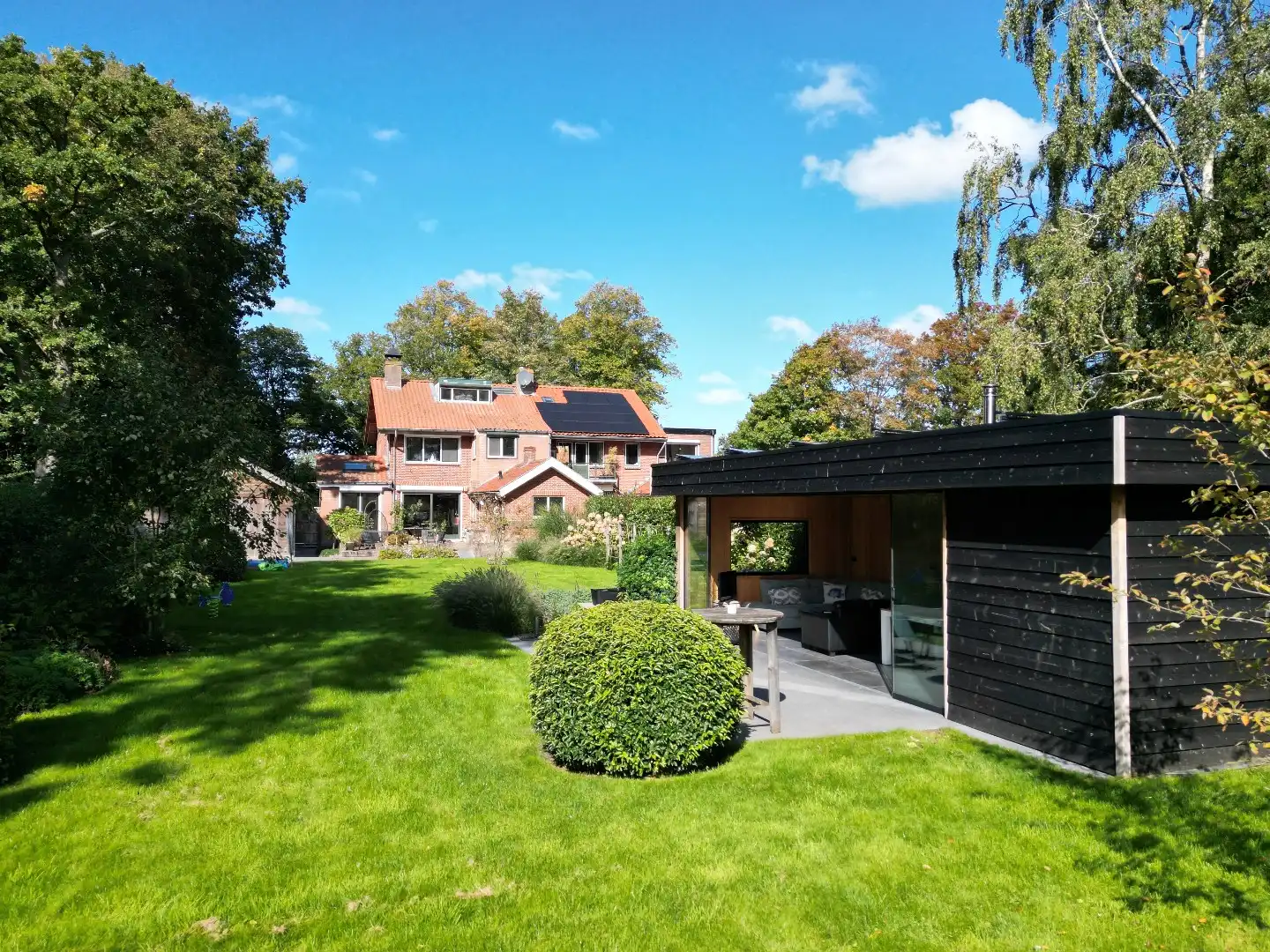 Charmante twee-onder-één-kapwoning aan de Herendreef 45 – karakter en ruimte uit de jaren ’50 foto 2