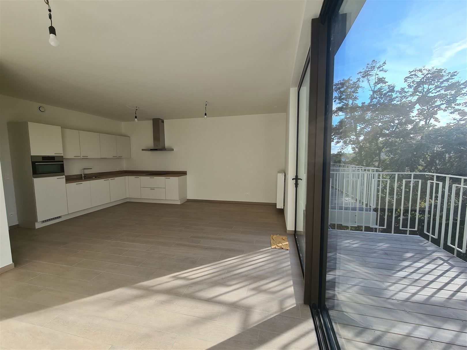 Licht nieuwbouw appartement in toffe wijk foto 15