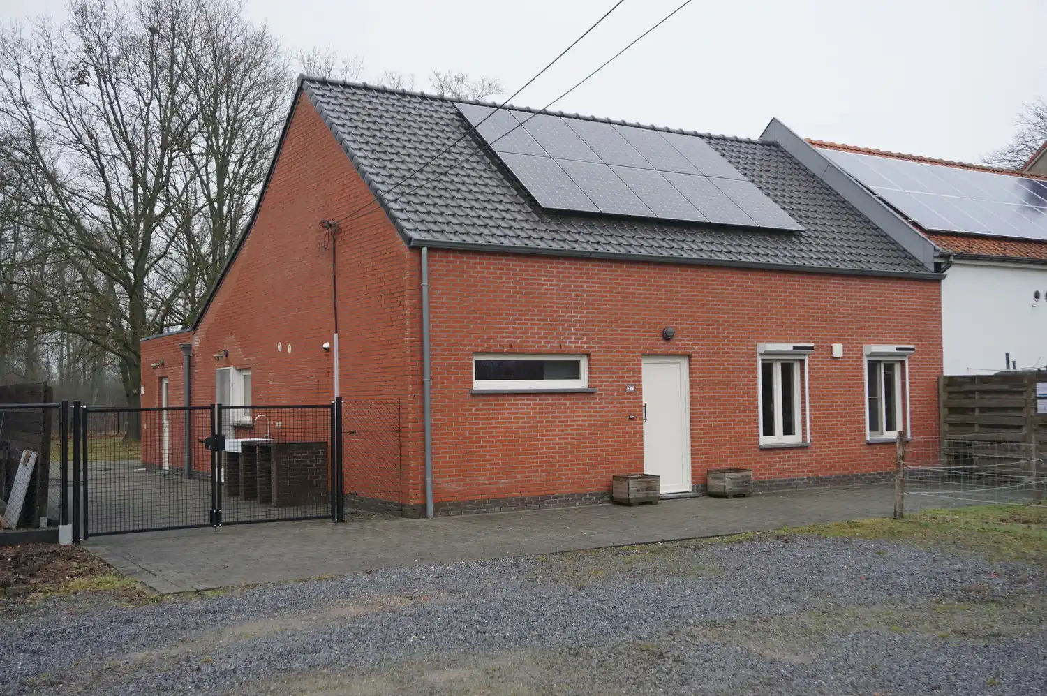 Rustig gelegen gerenoveerde woning in agrarisch gebied te Paal foto {{pictureIndex}}