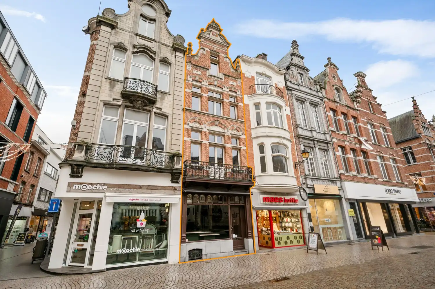 Ruim handelspand op topligging in Mechelen foto {{pictureIndex}}