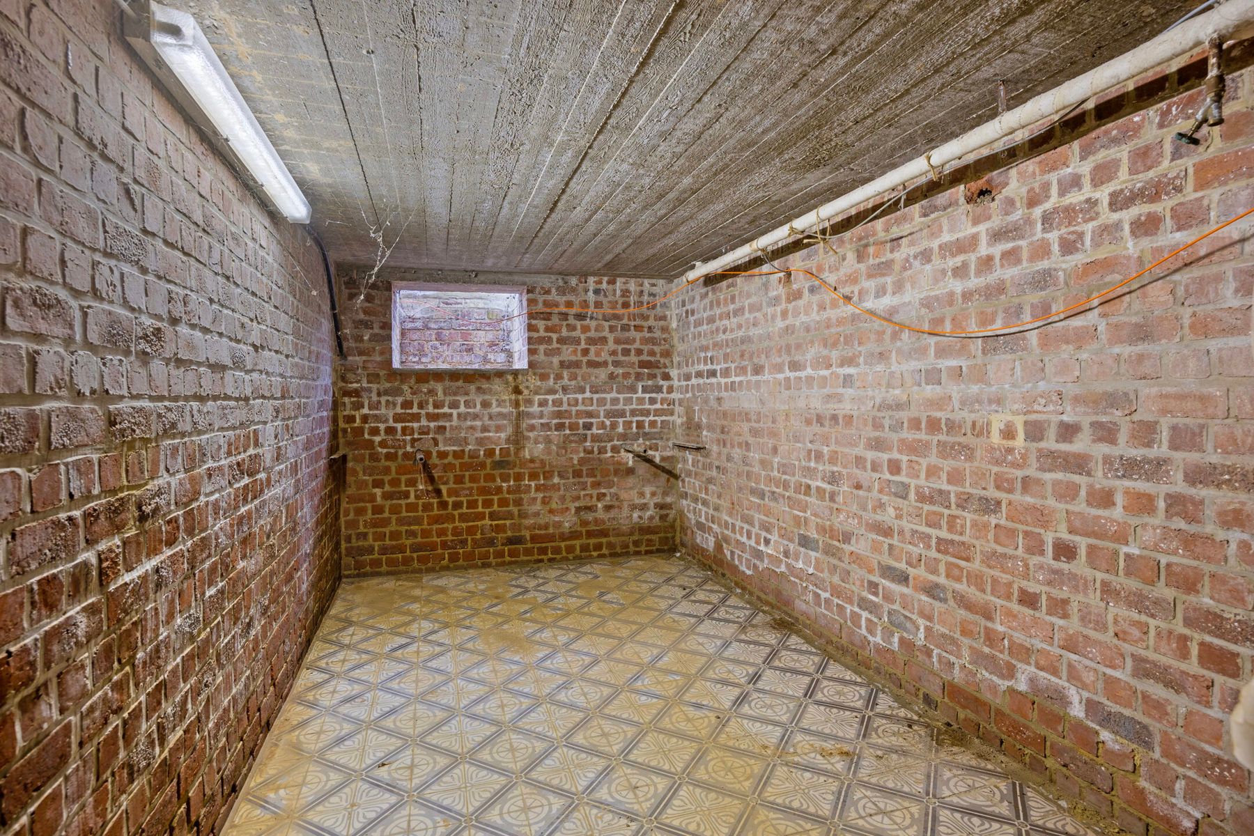 Ruime woning met potentieel op perceel van 13a70ca. foto 20