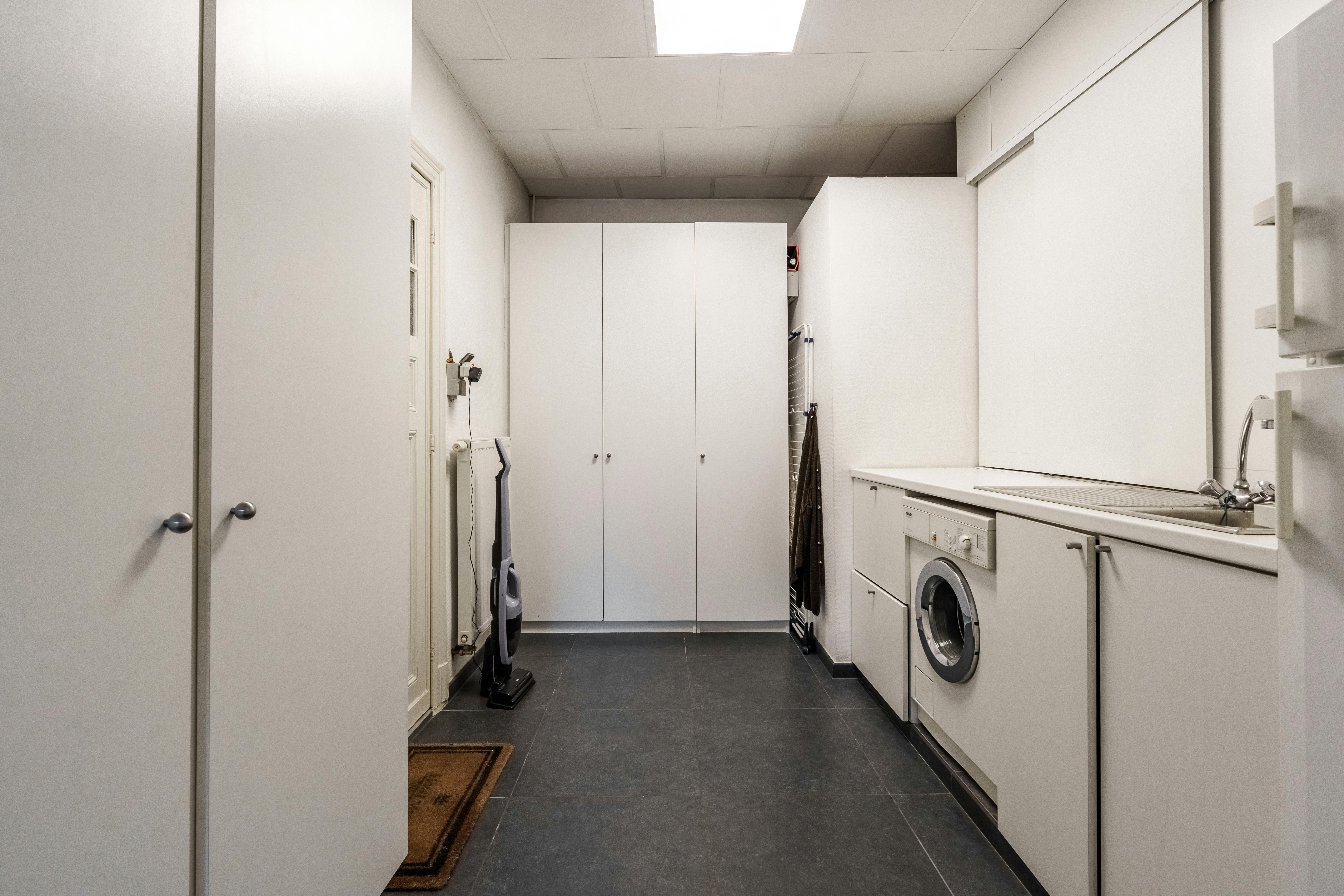 Magnifiek herenhuis te koop op 100m van de Menenpoort in Ieper foto 19