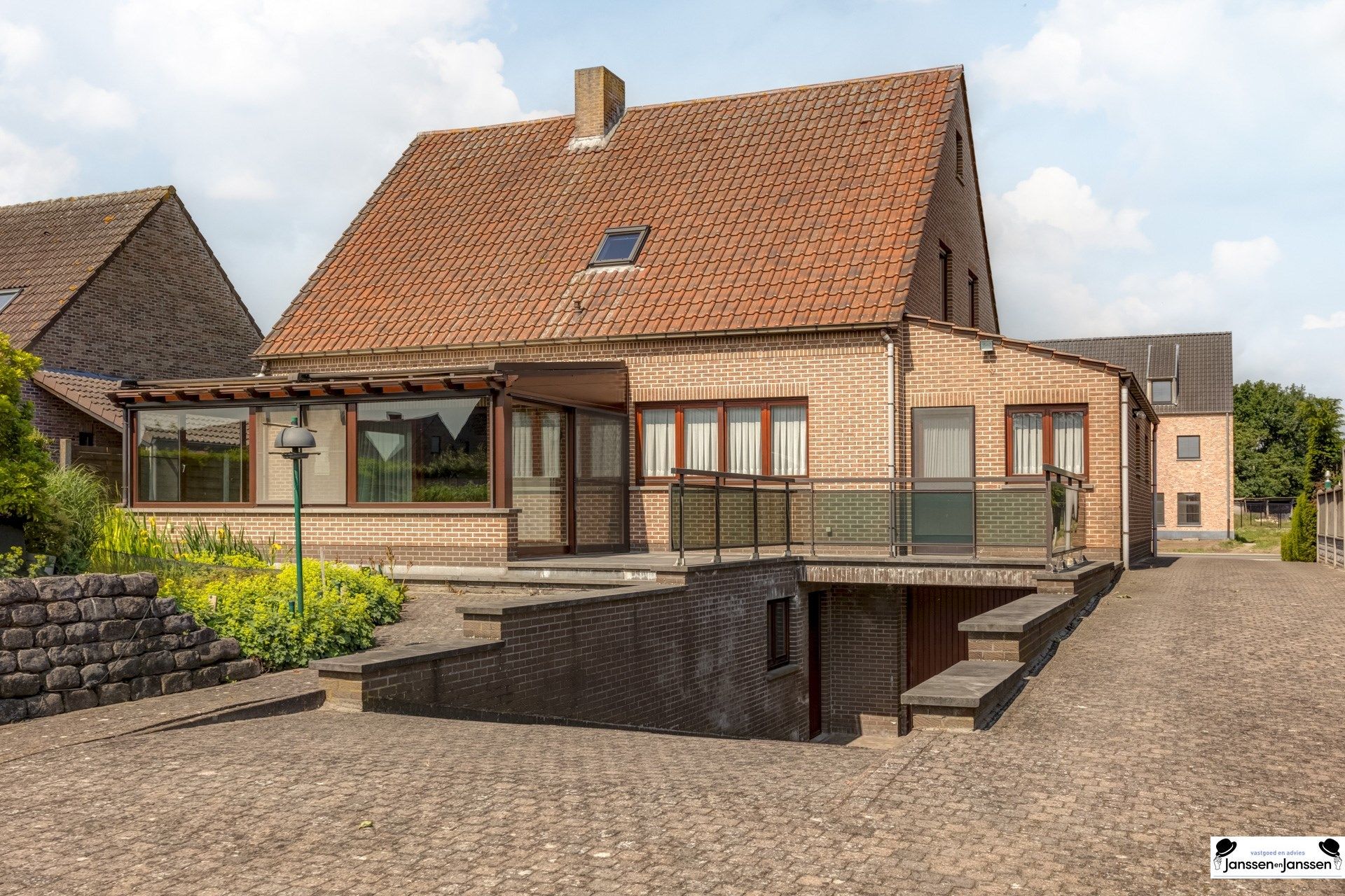 Ruime gezinswoning met 3à4 slaapkamers, kelder op een centrale locatie! foto 32