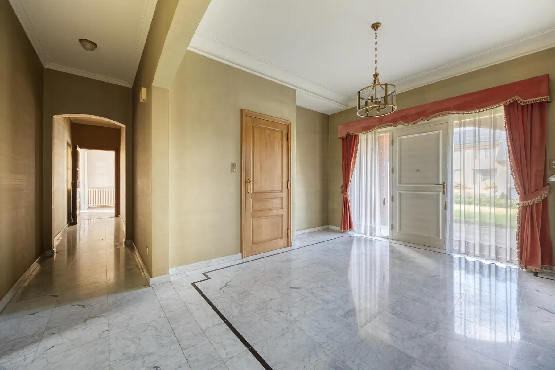 Karaktervolle villa met uitzonderlijk veel ruimte en tal van mogelijkheden foto 6