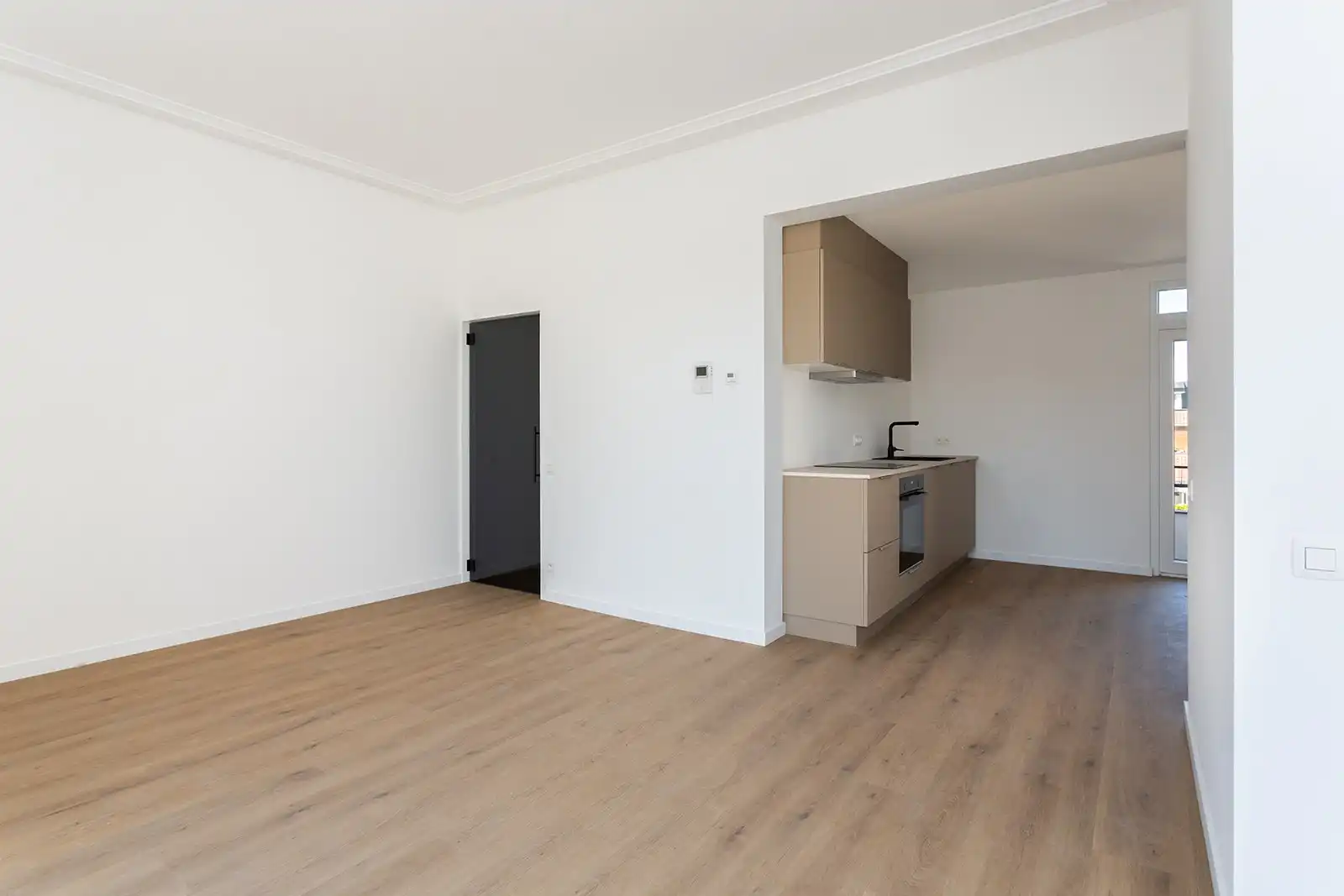 Volledig gerenoveerd opbrengsteigendom met 6 appartementen en handelsgelijkvloers foto 19