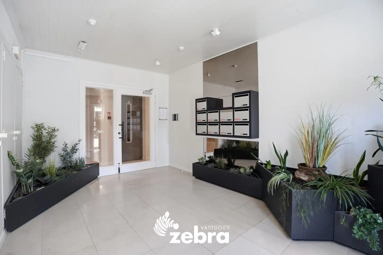 Appartement met 2 slpk en 2 terrassen in hartje Roeselare! foto 2