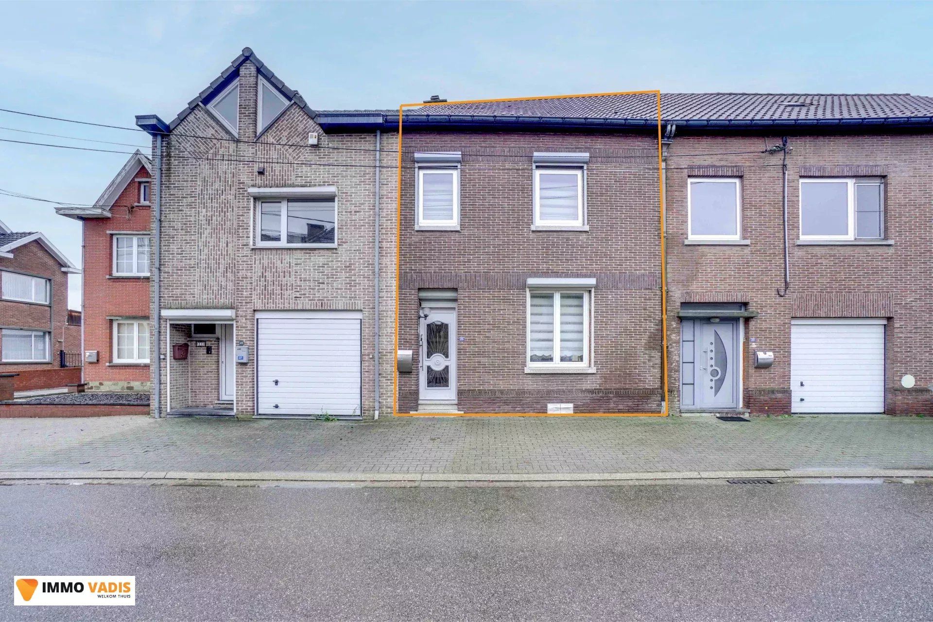 Hoofdfoto van de publicatie: gerenoveerde gezinswoning met 5 slaapkamers