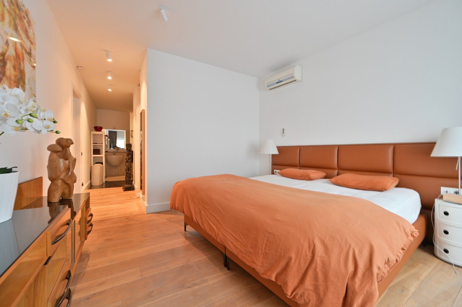 Luxe en comfortabel wonen (256 m2) op toplocatie in centrum Maaseik (EPC: A-label) foto 15