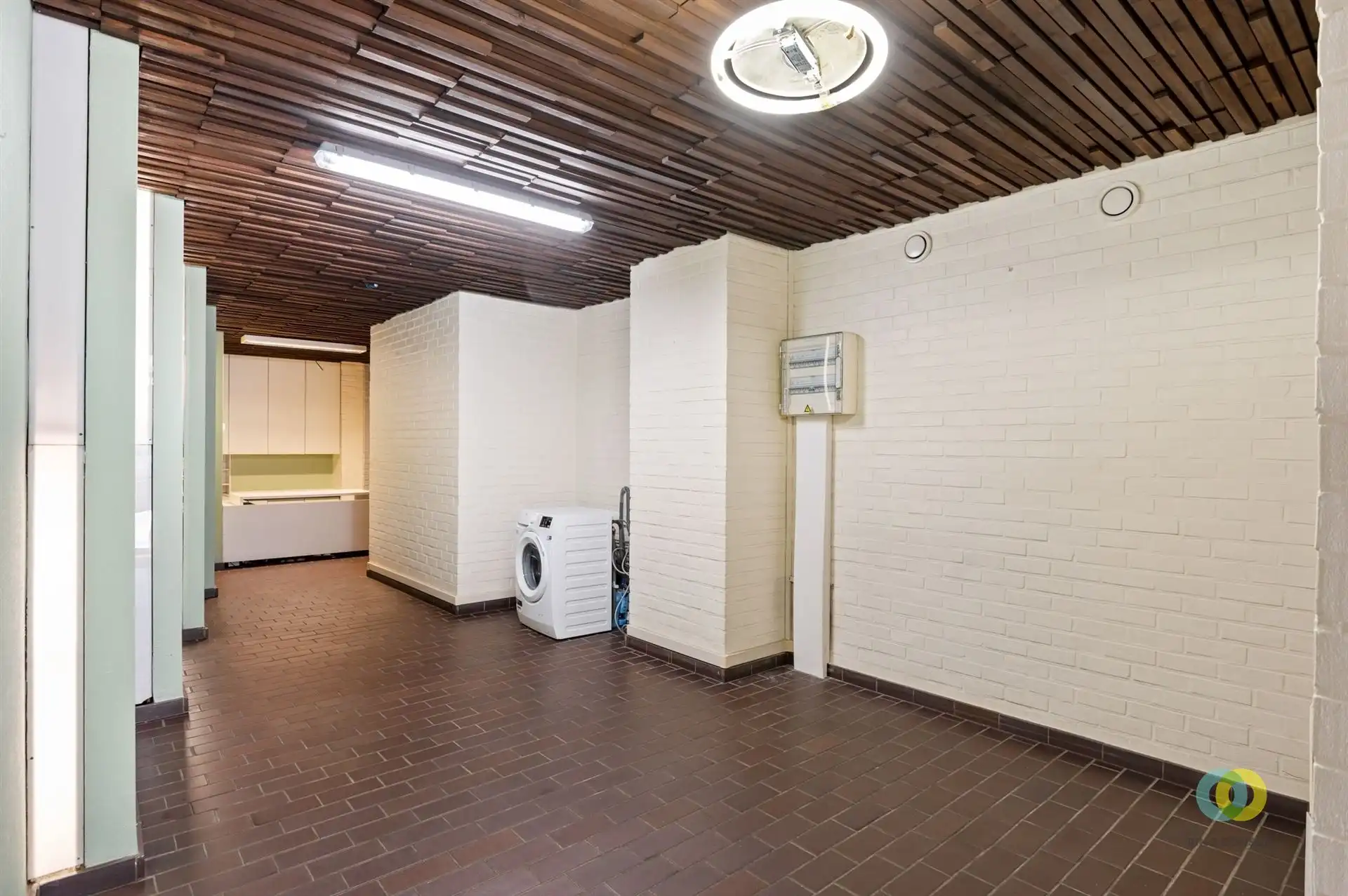 Buitengewoonhuis met kantoorruimte foto 17