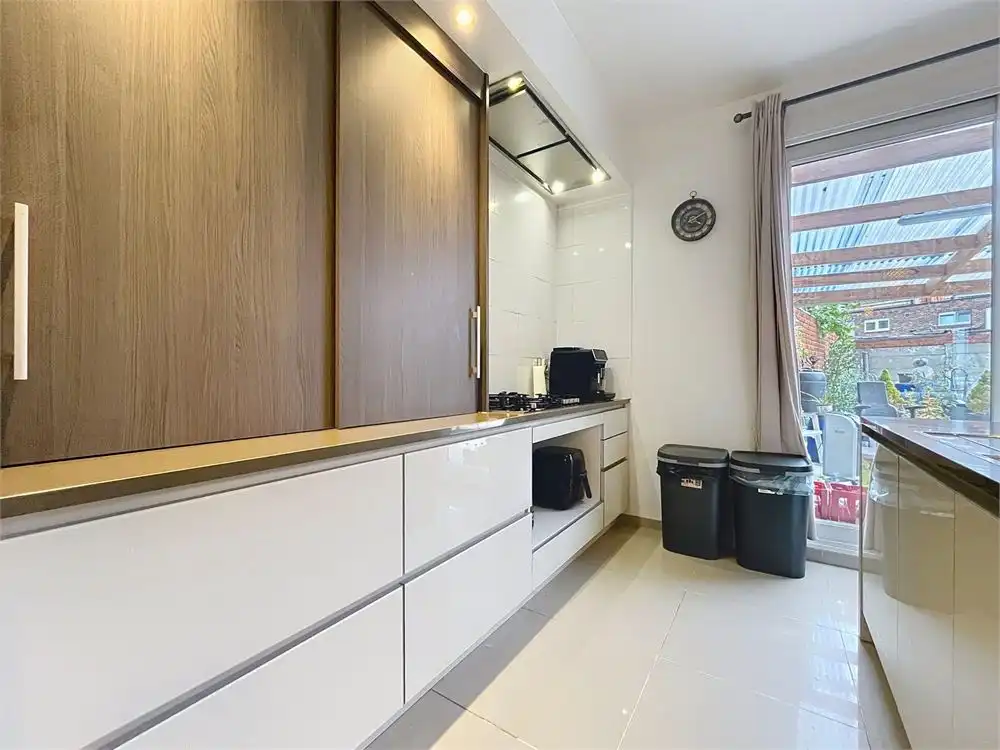 HOB met 4 - 5 slpks en super gezellig zuiders ingerichte tuin foto 16