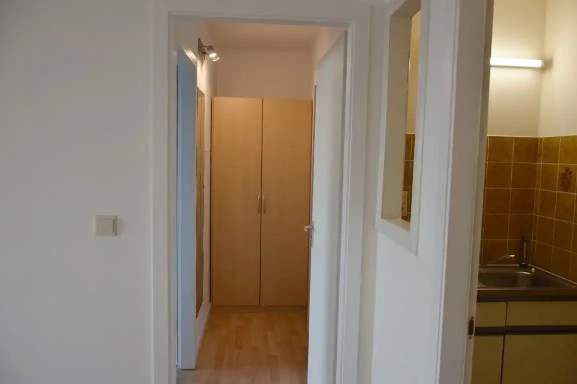 Huiselijk 1-slaapkamerapp met mog. tot parking foto 4