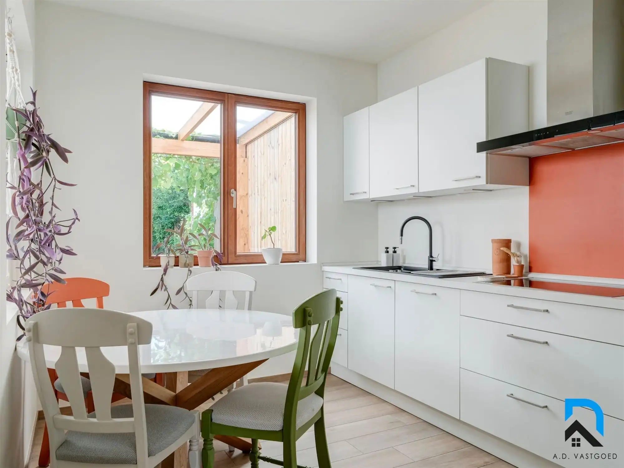 Gerenoveerde woning met tuin op toplocatie in Hasselt foto 10