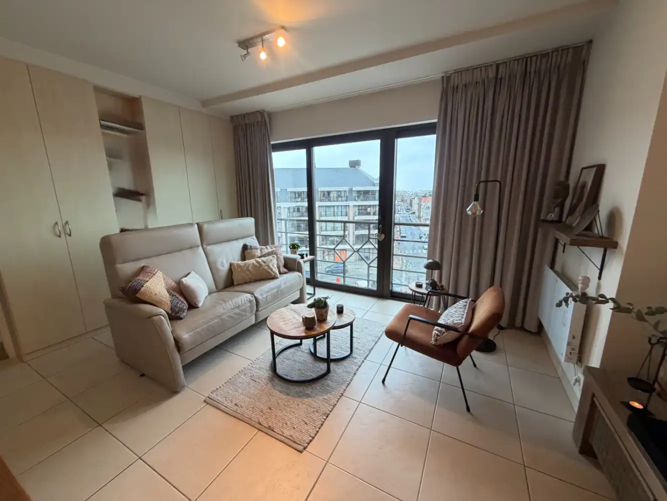 Modern zonnige studio op het Stationsplein van Blankenberge. Dichtbij het commercieel centrum en het openbaar vervoer. foto 5