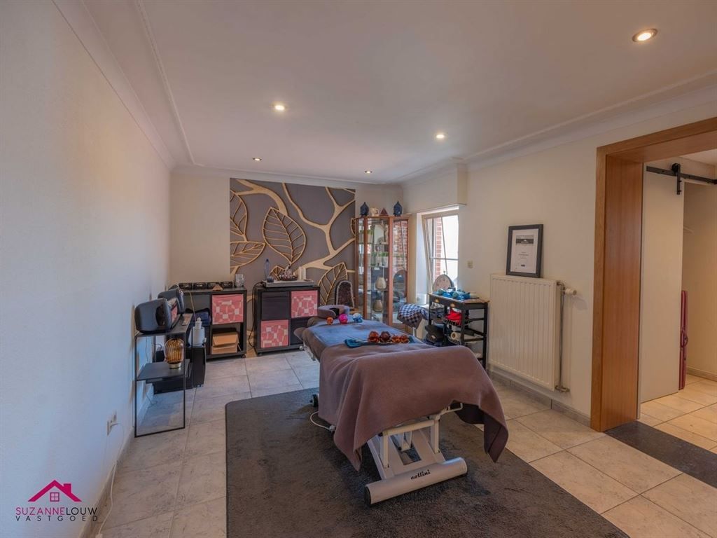 Gerenoveerde verrassend ruime vrijstaande woning foto 27