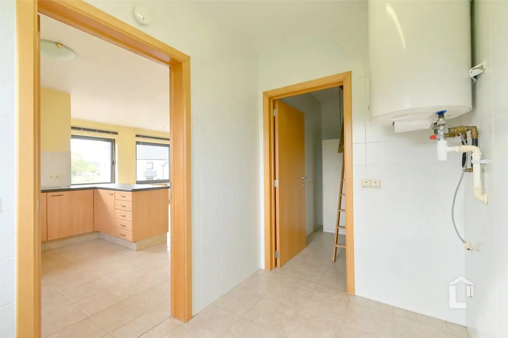 Investeringspand bestaand uit 2 ruime instapklare appartementen foto 10