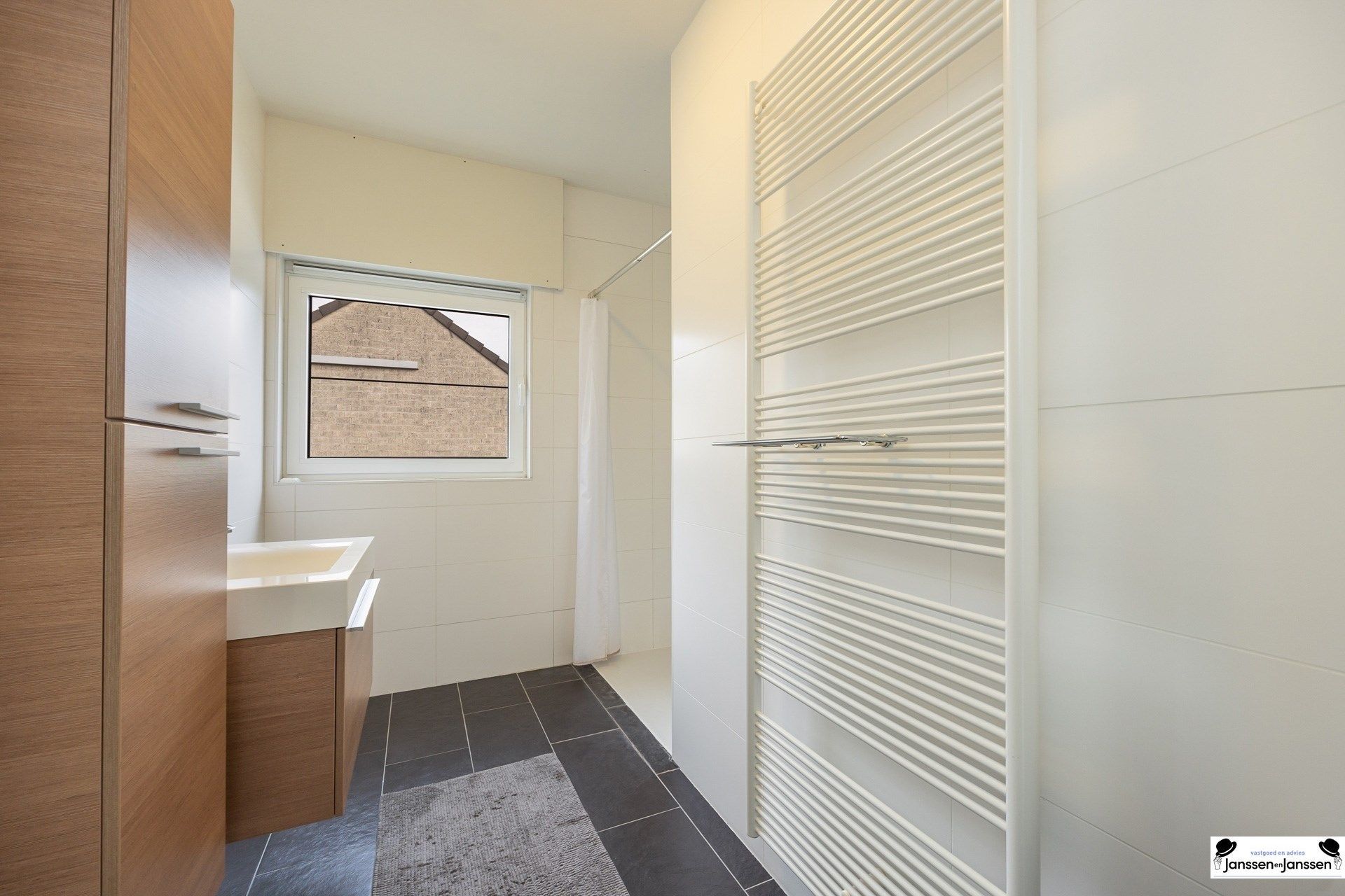 Instapklare, volledig gerenoveerde woning op royaal perceel! foto 22
