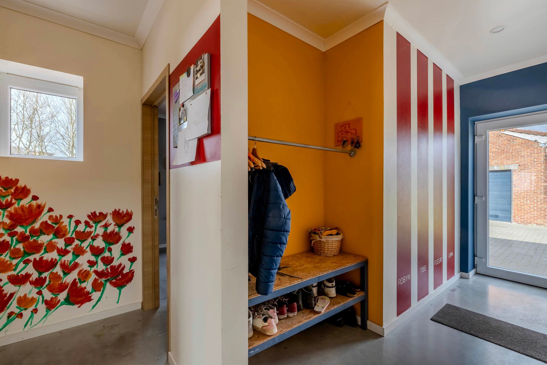 OB met o.a. 5 slaapkamers, 2 badkamers en ruim magazijn foto 21