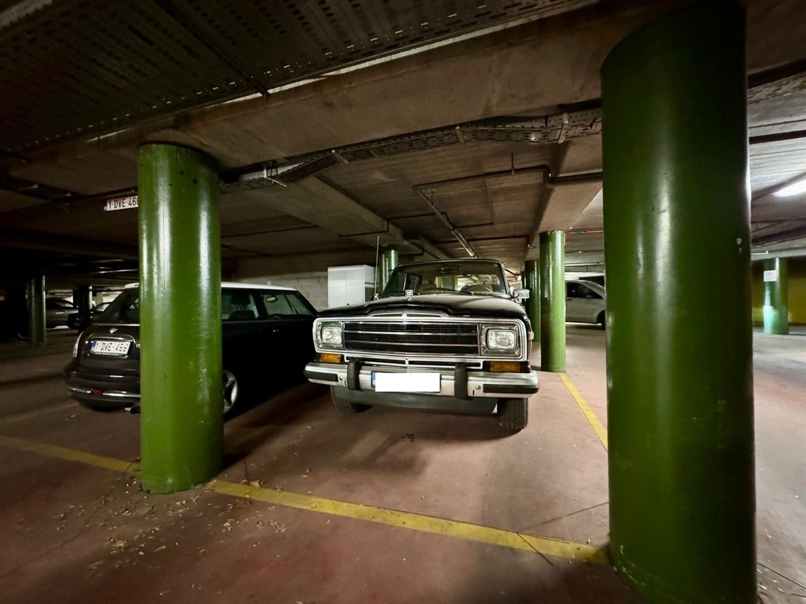 Parkeerplaats in ondergrondse parking centrum Brasschaat. foto 3