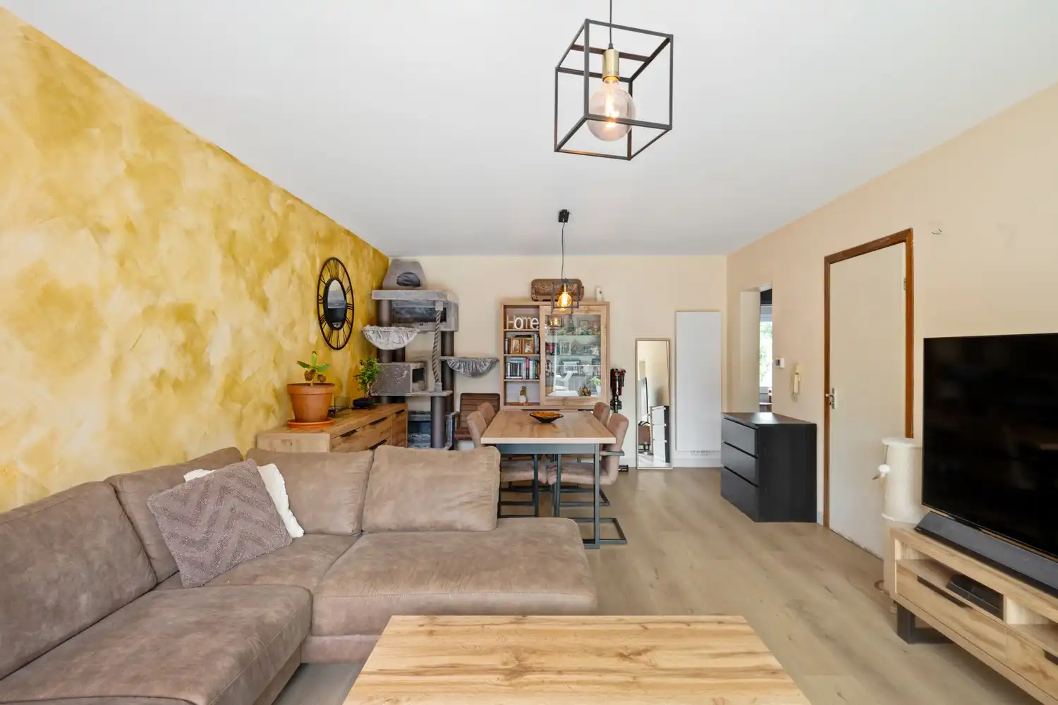 Gerenoveerd appartement met 2 slpkrs, terras en garage nabij centrum Keerbergen foto 6