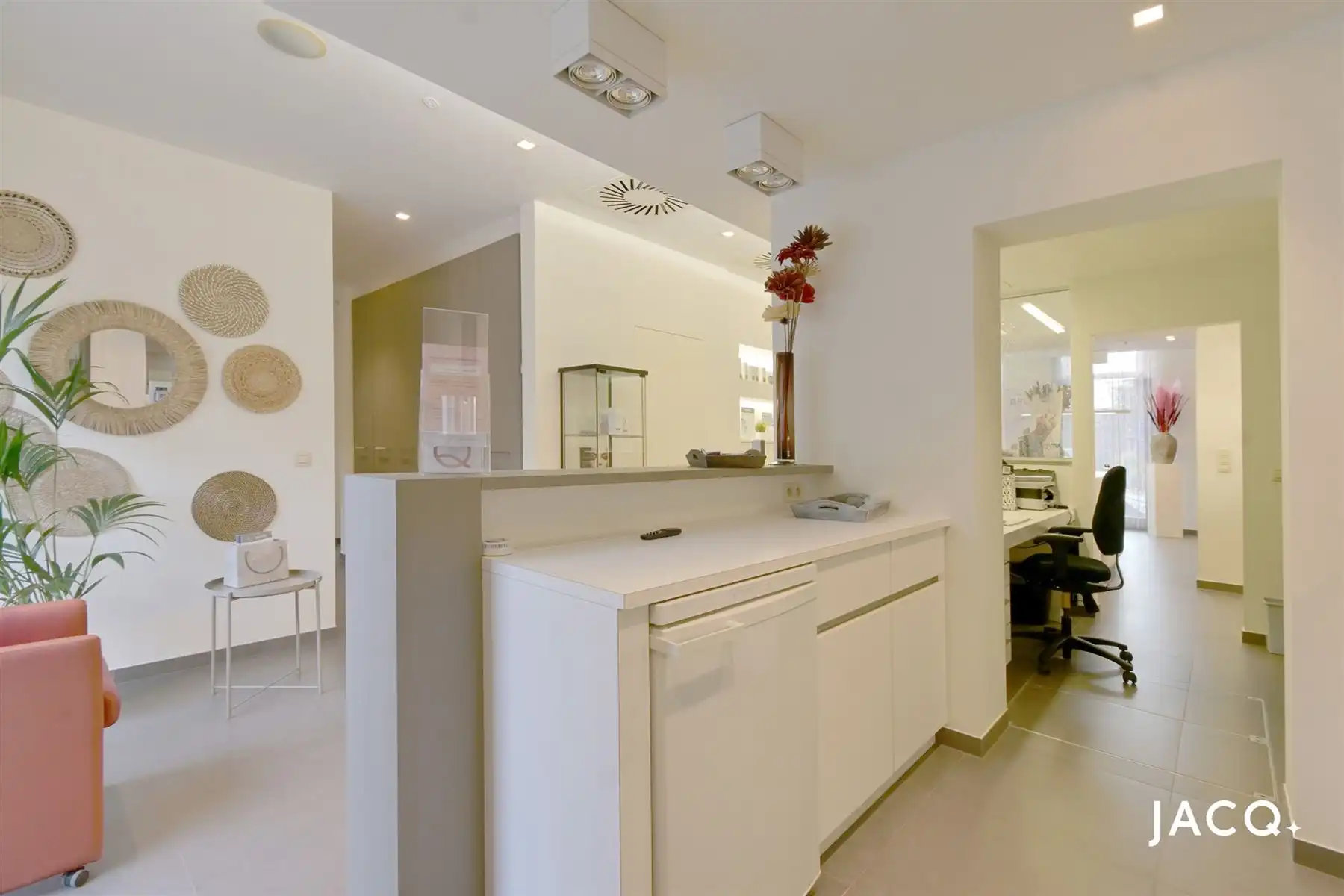 Gerenoveerd schoonheidsinstituut (156m²) met buitenruimte! foto 5