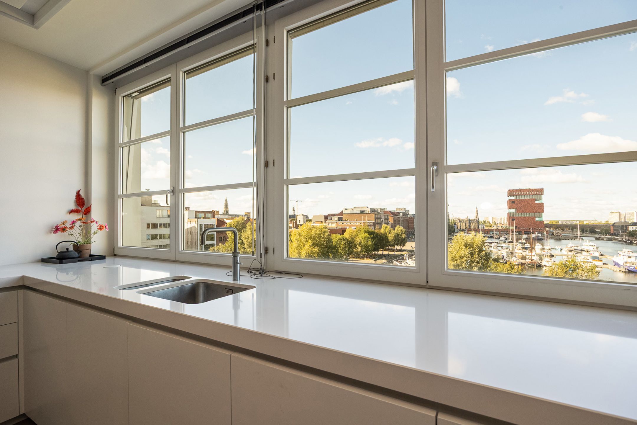ANTWERPEN EILANDJE - Frontaal wonen op de Jachthaven foto 7