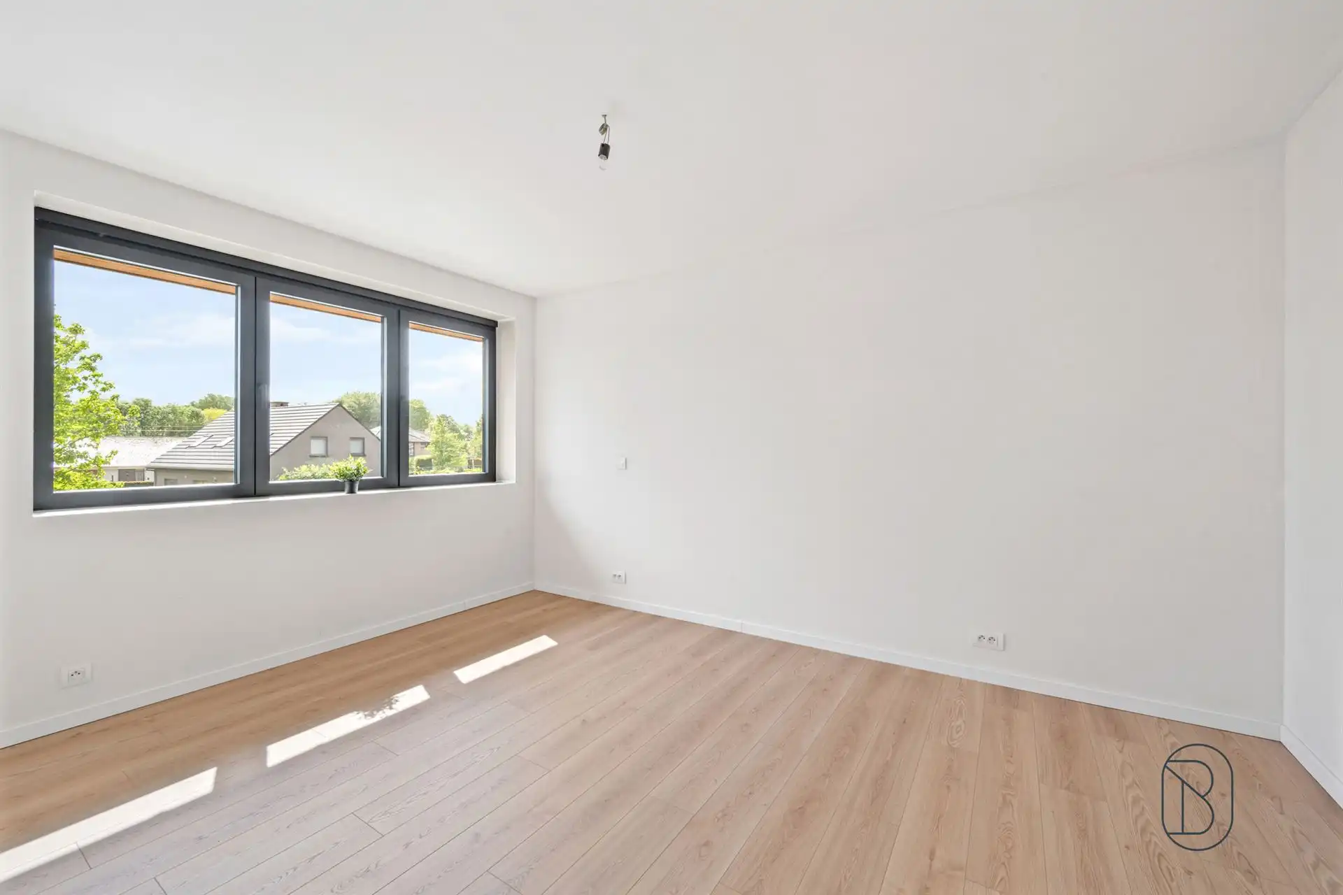 Kwalitatieve moderne ruime nieuwbouwwoning HOB met 3 SLK! foto 17
