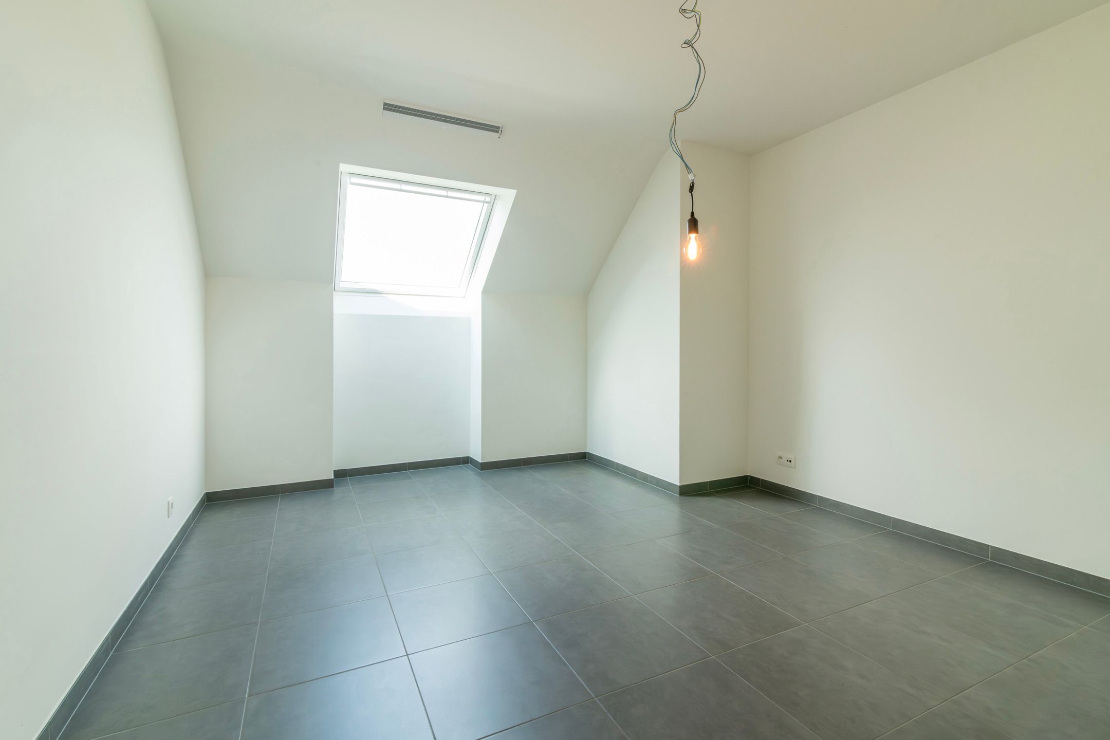 Licht en ruim duplexappartement met parking in Hasselt  foto 25