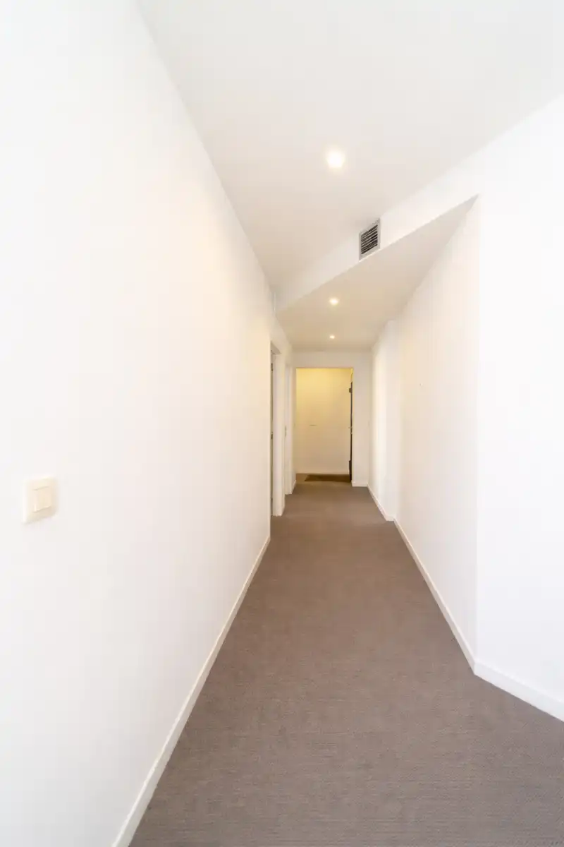 Ruim 2 slpk appartement vlakbij Sint-Baafsplein hartje Gent foto 21