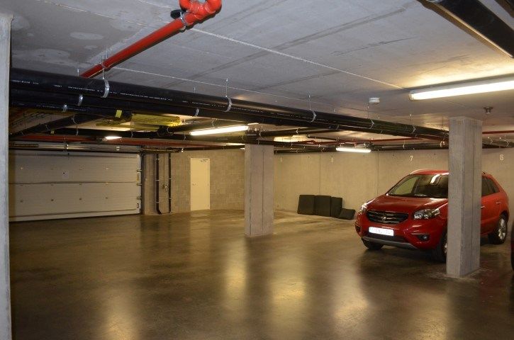 Appartement met twee slaapkamers, autostaanplaats en kelderberging in het centrum. foto 11